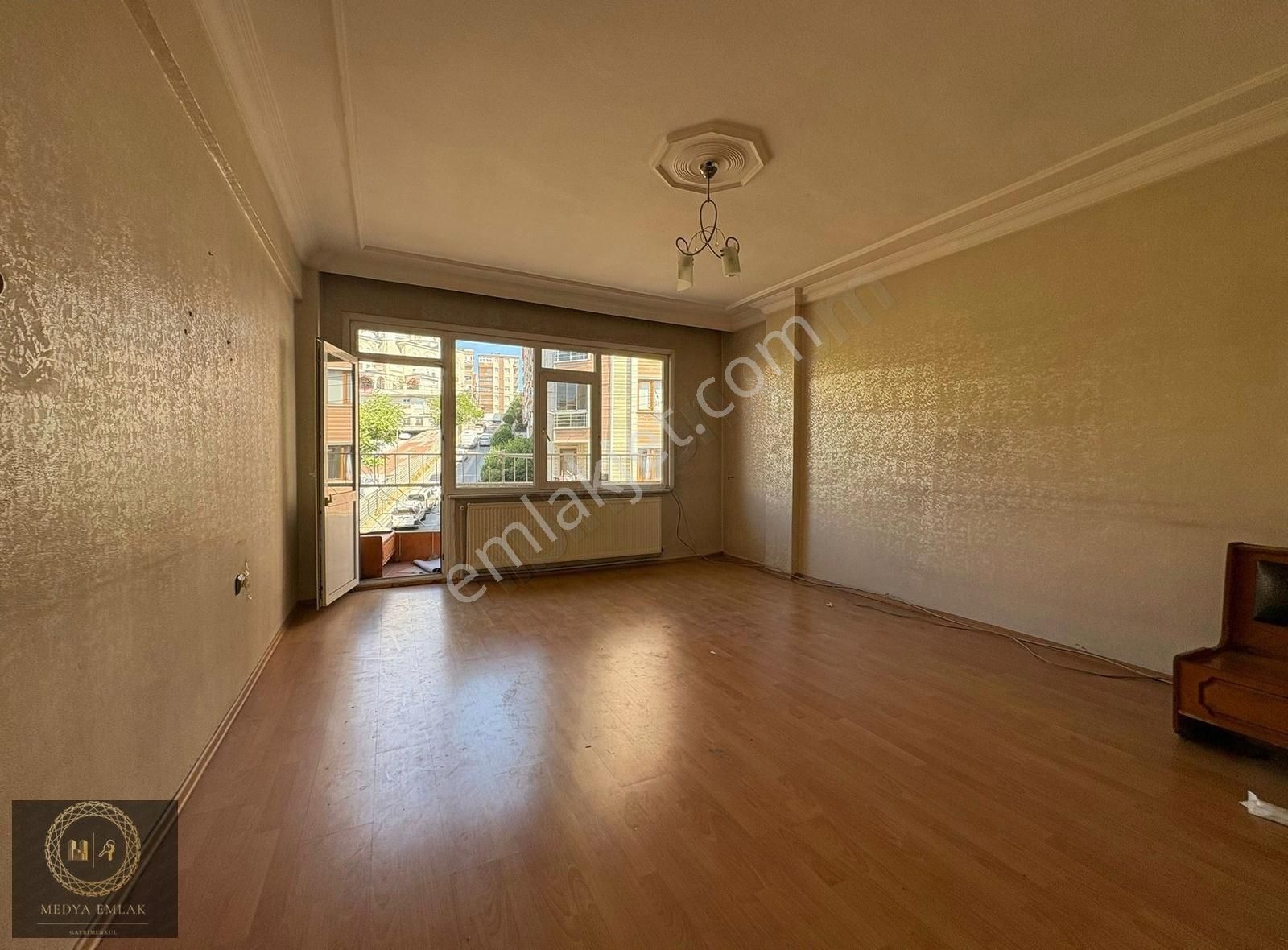 Soğanlı Mah Yatırımlık 3+1 /155 M2 Ara Kat Daire