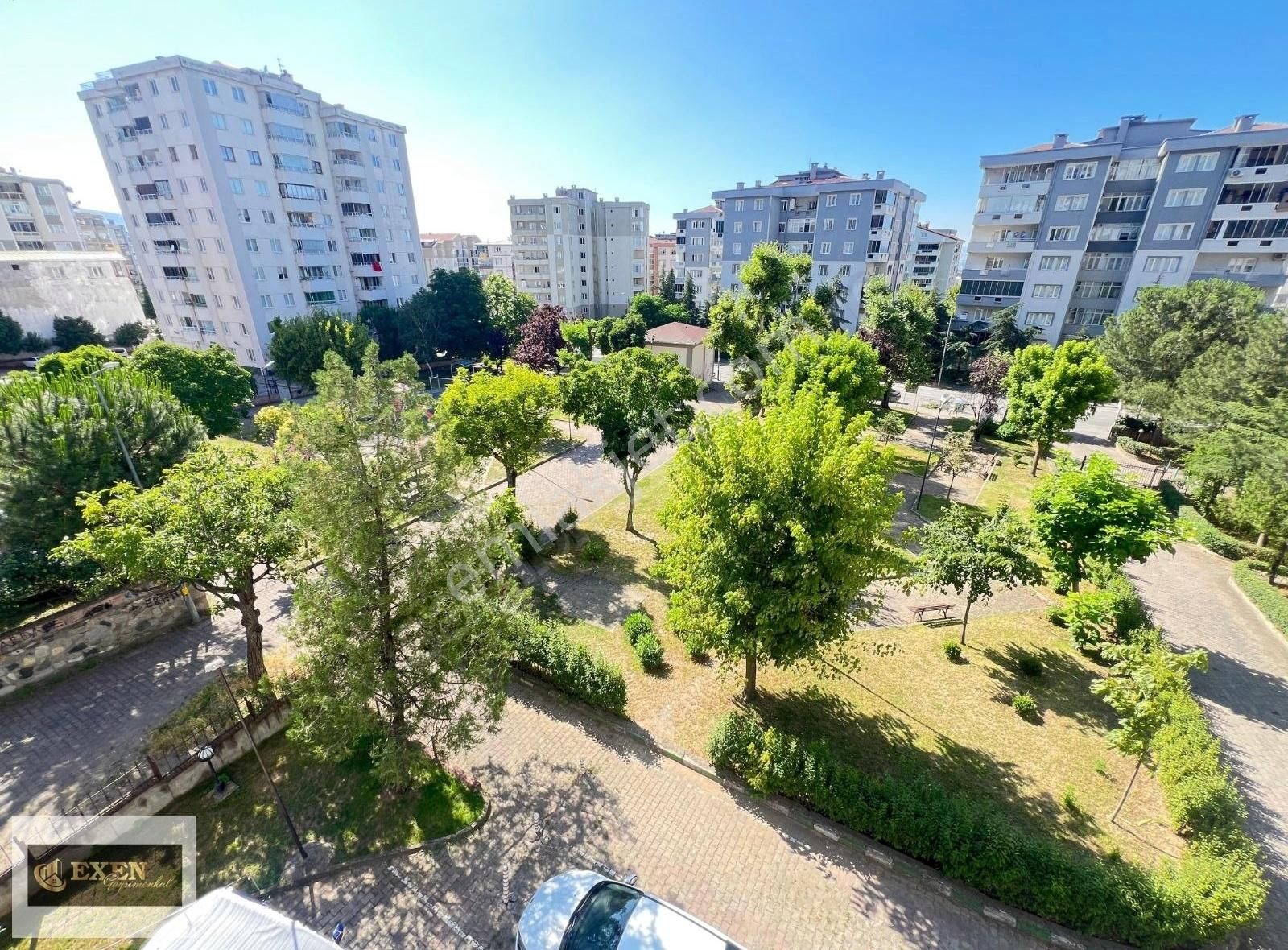 Site İçi 3+1 Harika Cepheli İçi Yenilenmiş Satılık Ara Kat Daire