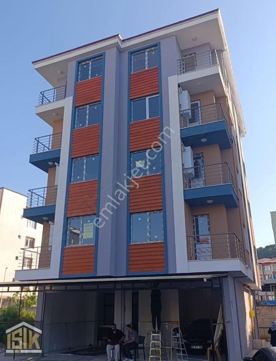 Işık//aksu Ana Caddede Satılık 1+1 Sıfır Daire
