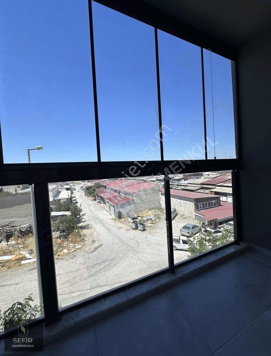 Seferihisar Camikebir Mah Eşyalı 2+1 Kiralık Daire