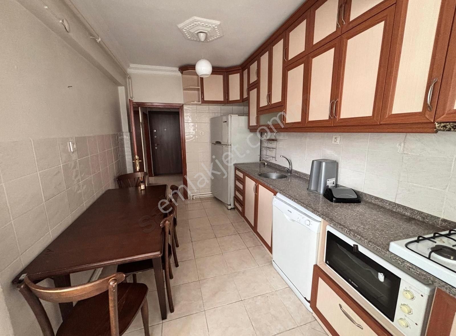 Kurtuluş Mah, Cadde Üzeri, 3+1, Eşyalı Kiralık Daire!!!