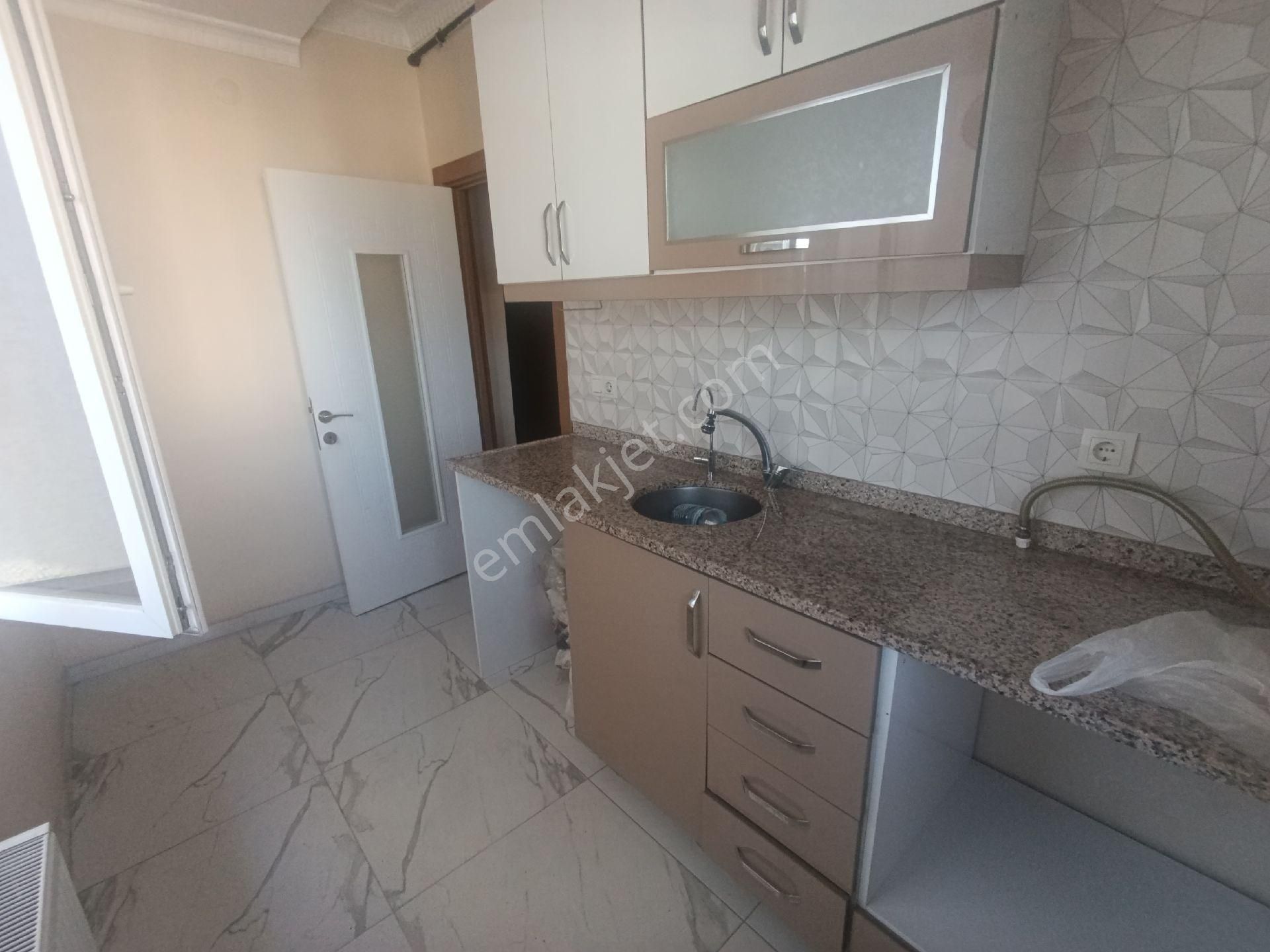 Nadir Emlaktan Kiralik 3+2 Dublex Cadde Üzeeinde