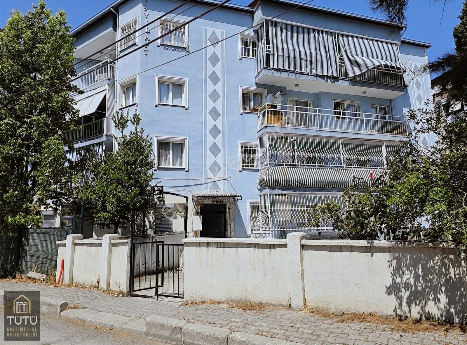 Buca Yenigün Mah De Site İçinde 3+1 D.gazlı Satılık Daire