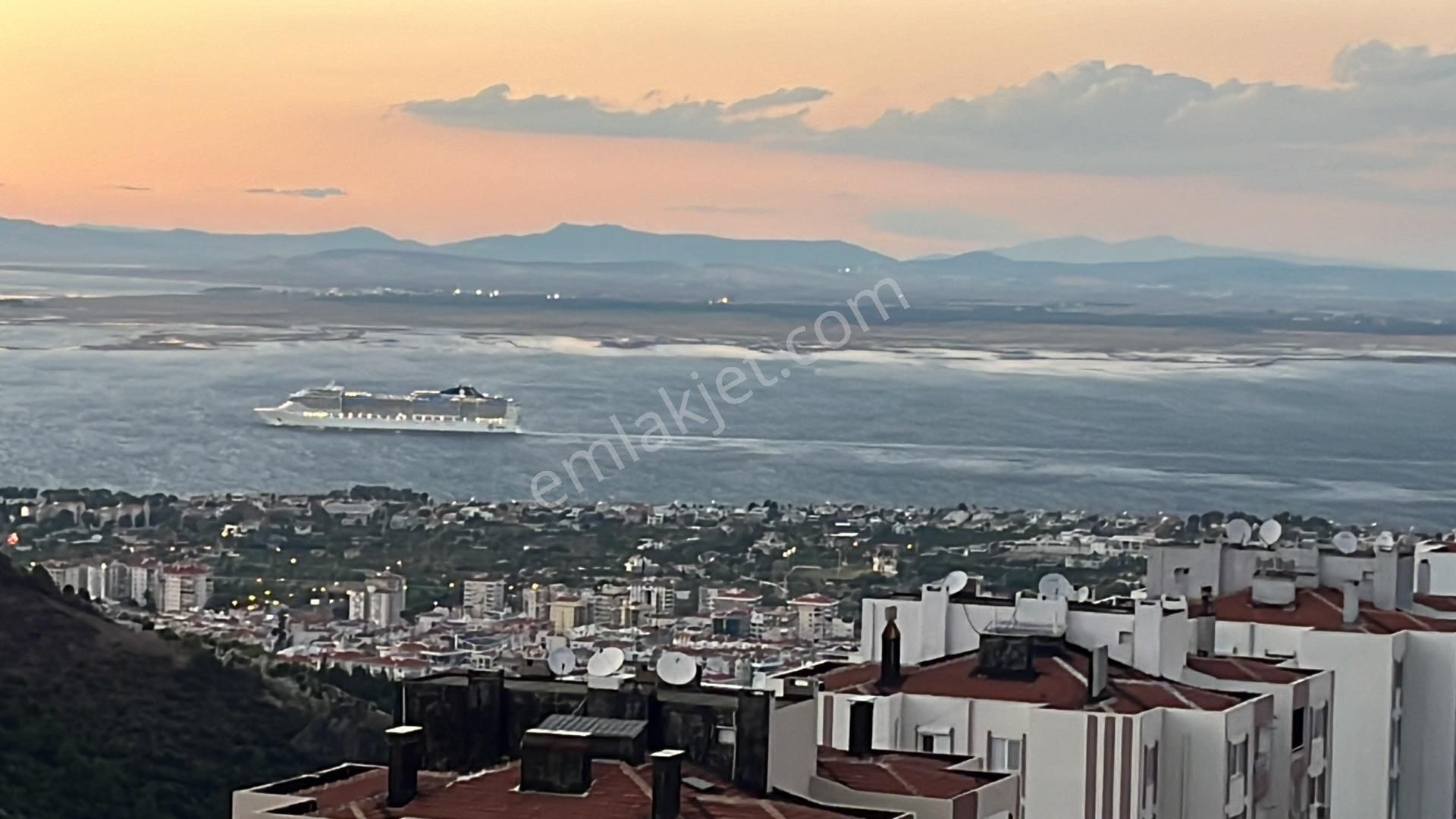 Deniz Ve Dağ Manzaralı – Bakımlı 3+1 Daire – Narlıdere’de Hemen Taşın