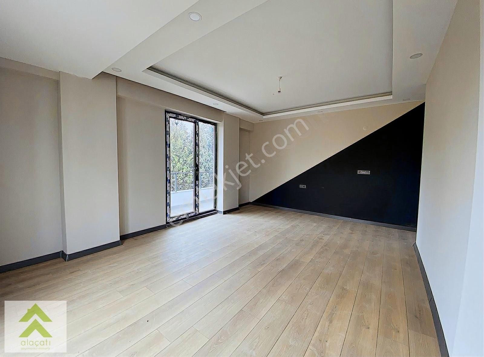 Ataevler Mh'de Satılık 2+1 Arakat Daire
