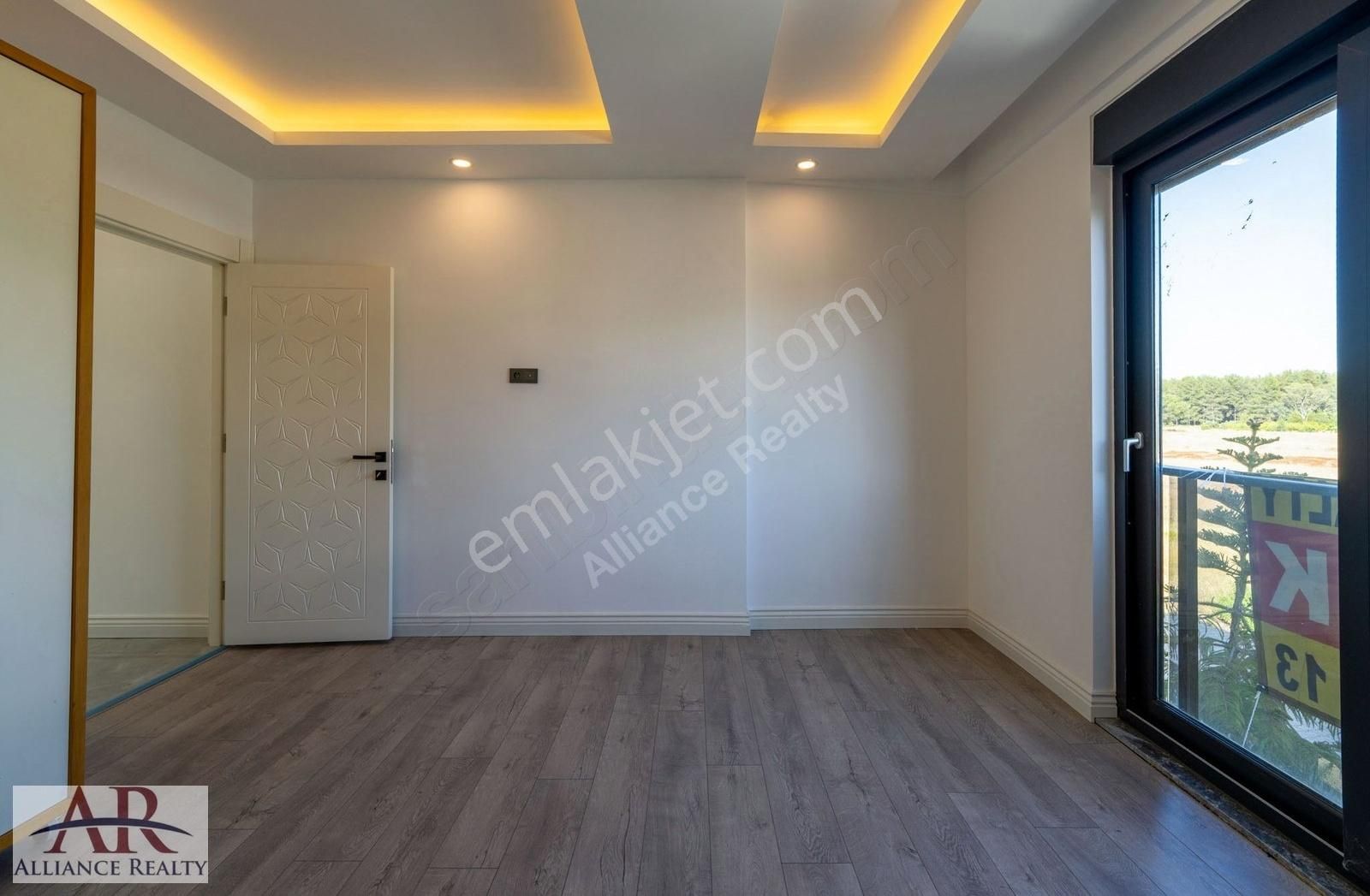 Düzlerçamı Doktorlar Sitesinde Müstakl Bahçeli 4+1 Dubleks Villa - Görsel 13