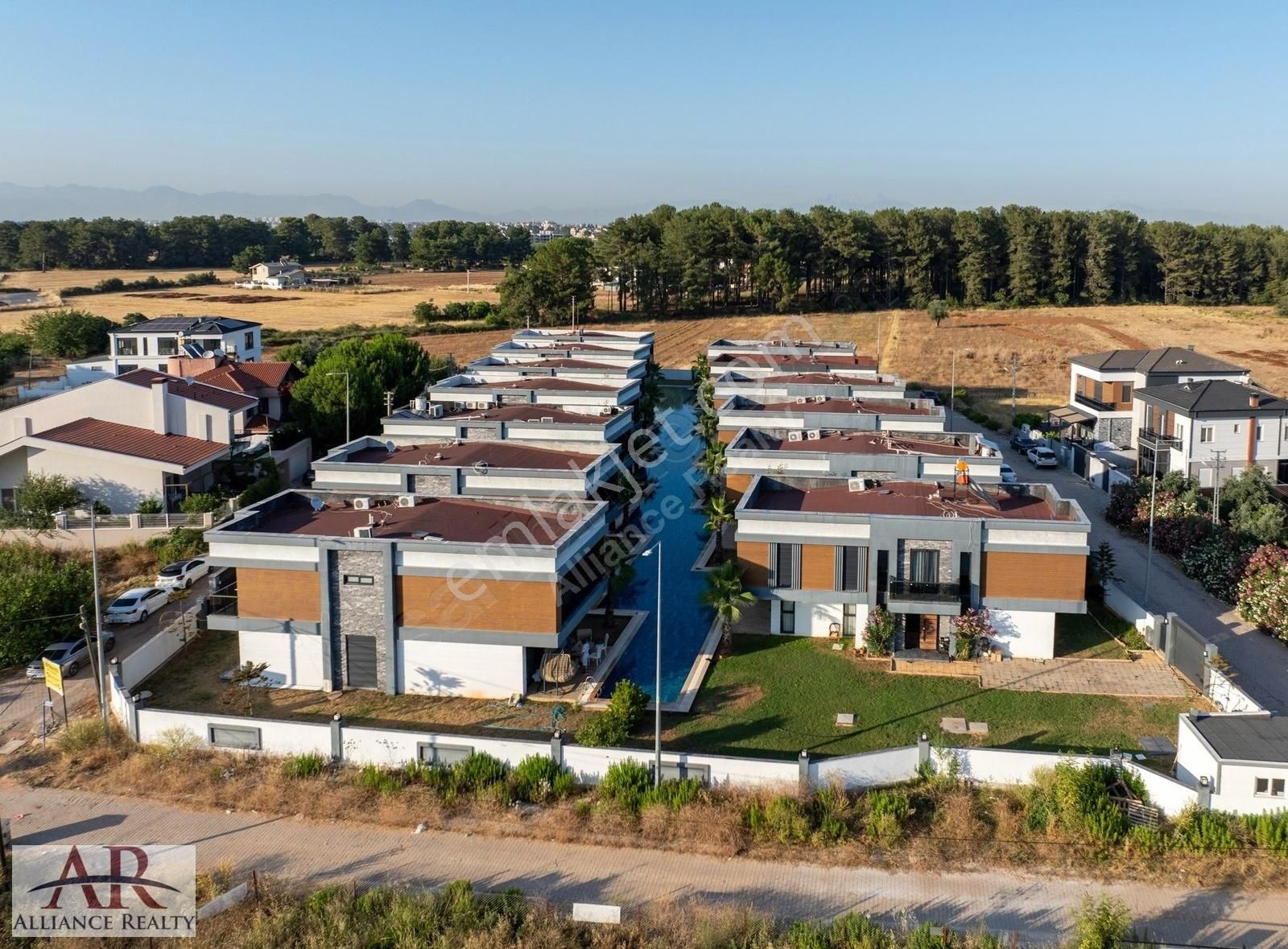 Düzlerçamı Doktorlar Sitesinde Müstakl Bahçeli 4+1 Dubleks Villa