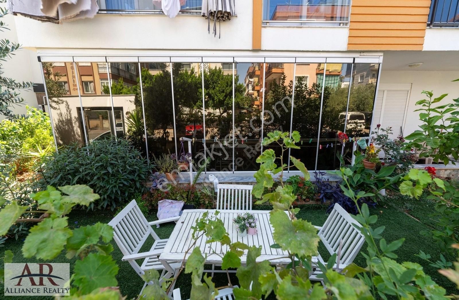 Teomanpaşa'da 2+1 Bahçe Katı Full Mobilyalıdır