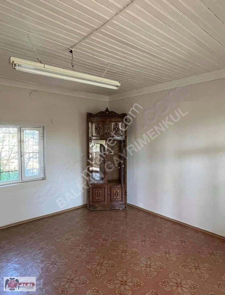 Edirne Satılık 3+1 Tek Katlı Kargir Ev + 2.500 M² Bahçe