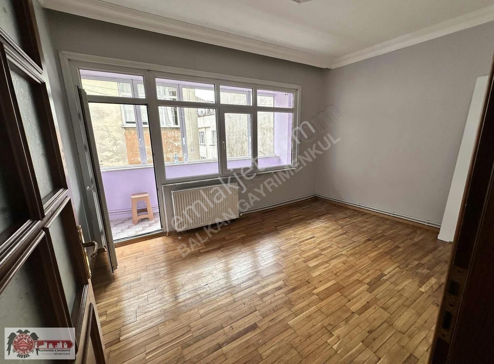 Bayrampaşa Yenidoğanda 3+1 2. Kat 100 M² Net