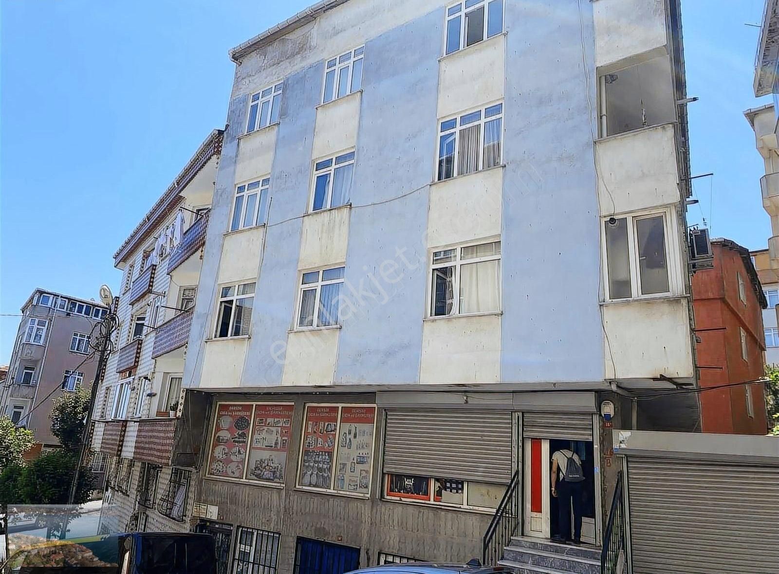 Sultangazi Yunus Emre Mah: 130 M2 Kiralık Dükkan