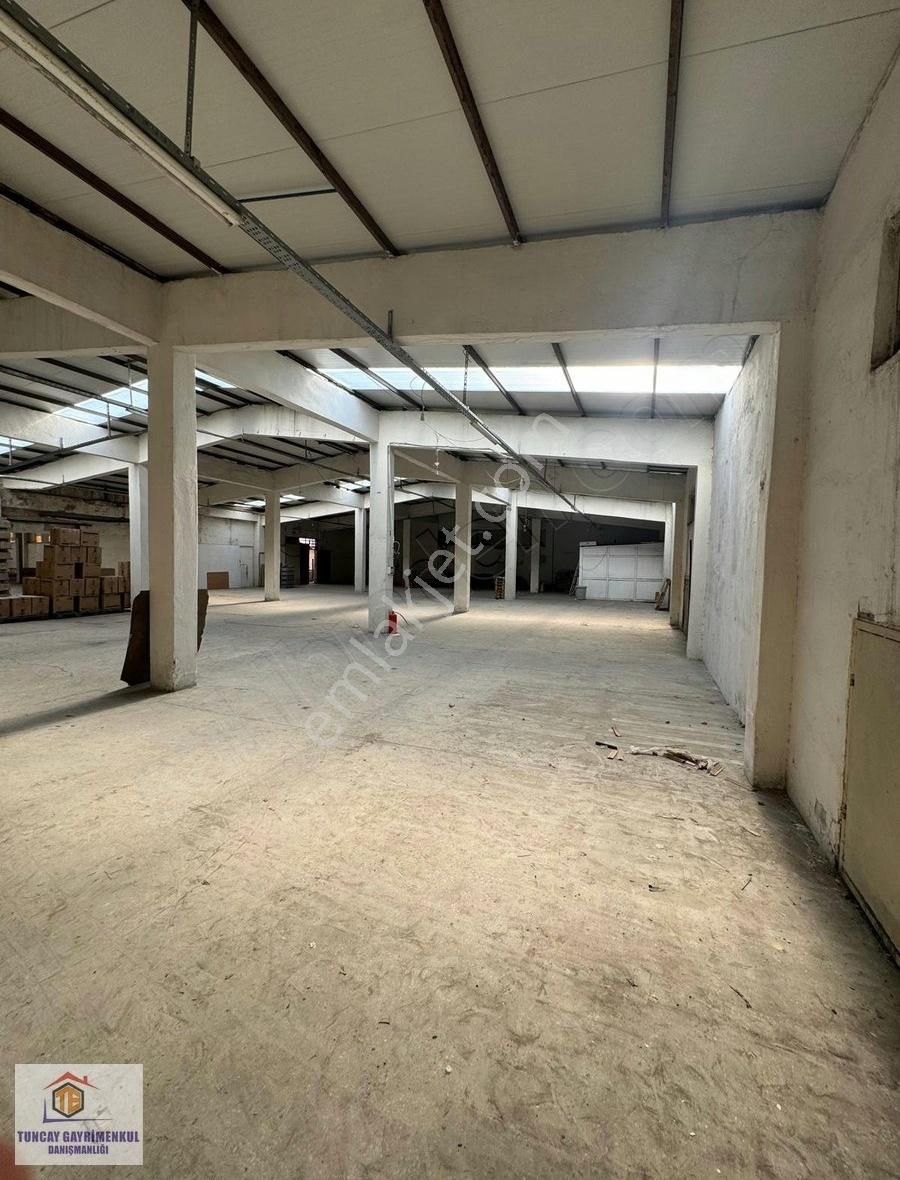Yenibosna"da Ofisli 1700 M2 Kiralık Depo İmalat Atölye Vb Uygun