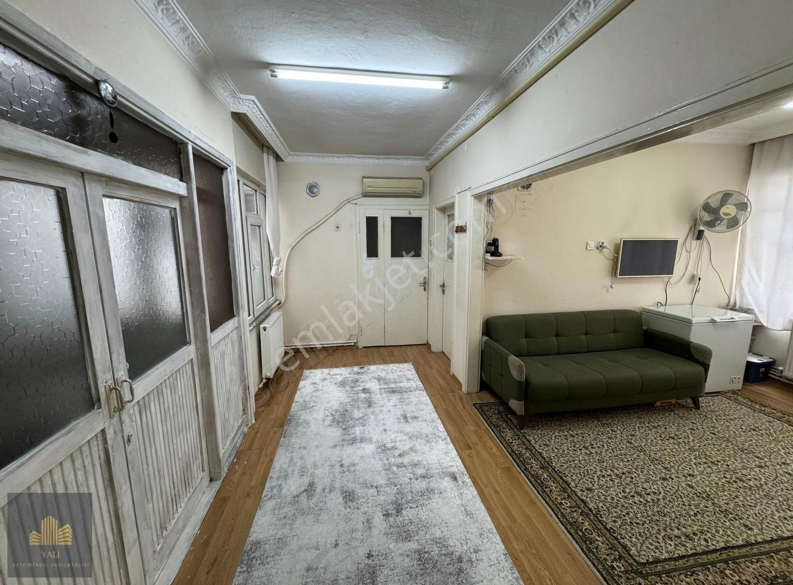 Yalı Gayrimenkul'den Şehrin Merkezinde Uyguna Satılık 3+1 Daire