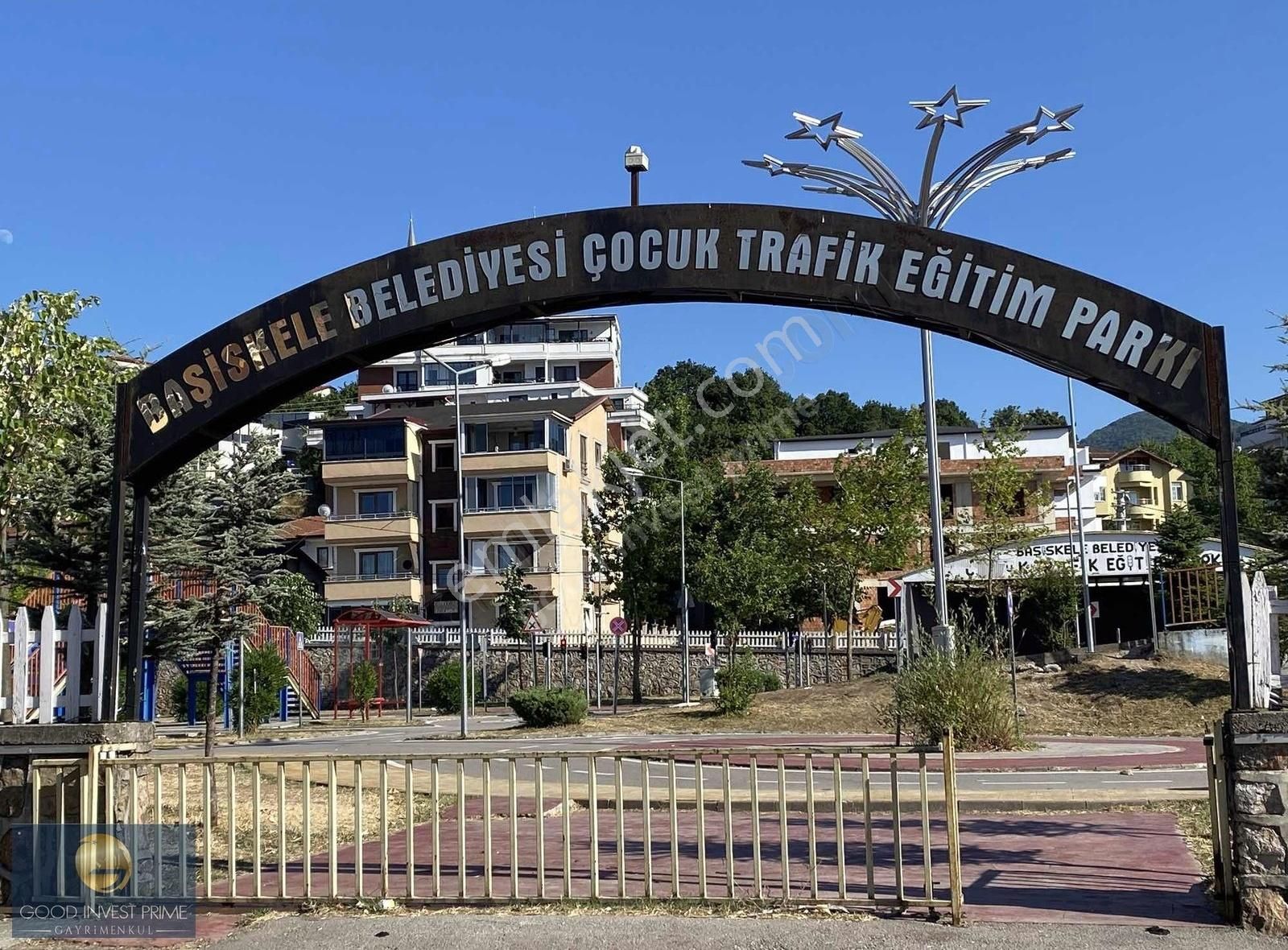 Başiskele, Harika Lokasyon-satılık-ara Kat-fırsat Daire