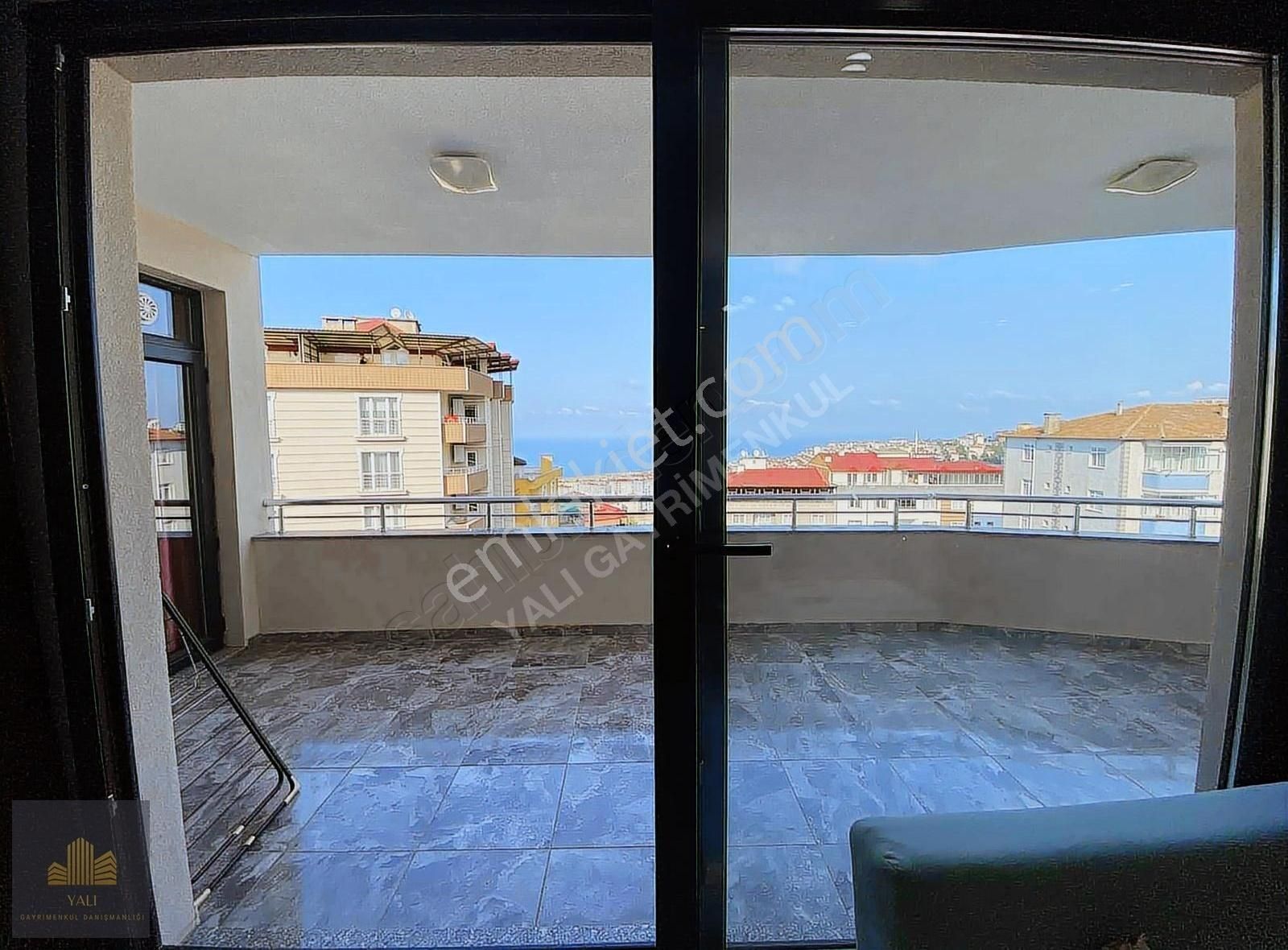 Yalı Gayrimenkul'den .konaklar Mah.deniz Manz.3+1 Lüx Eşyalı