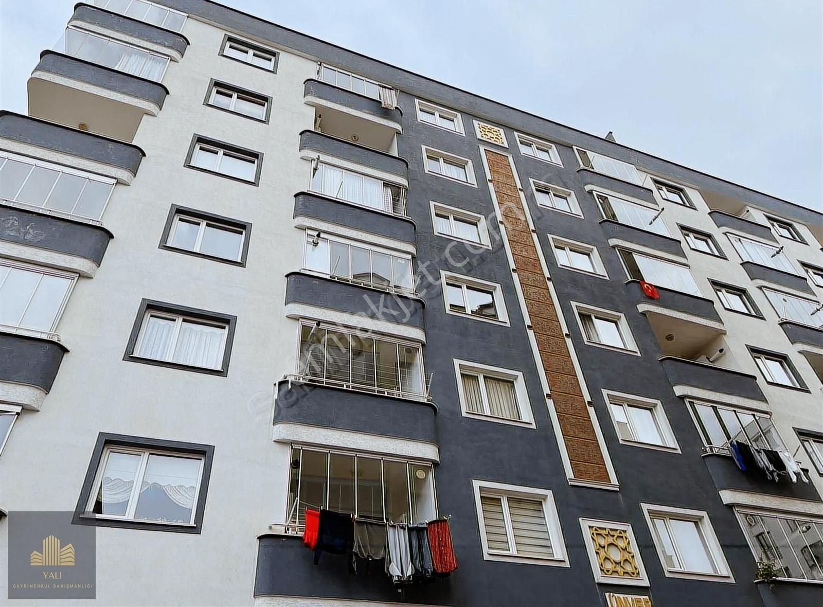 Yalı Gayrımenkul'den Pelitli Merkezde Kiralık 3+1