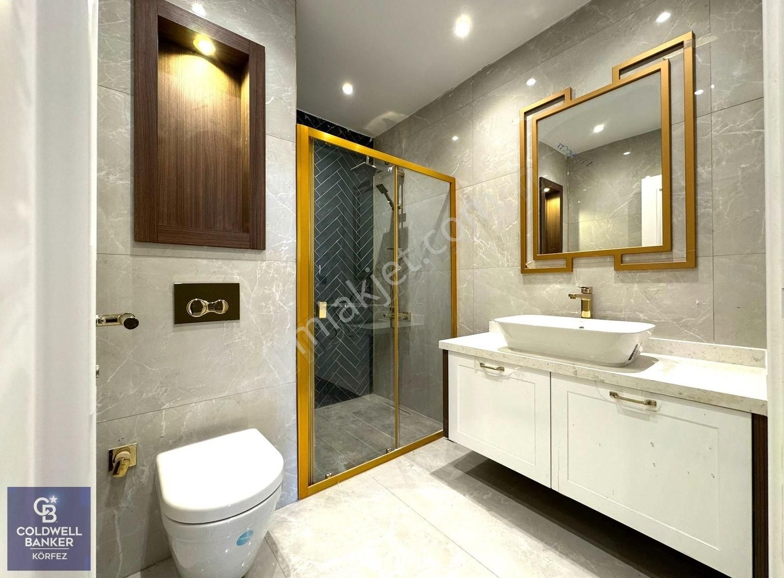 Cennetayağı'nın En Prestijli Sitesinde 2+1 Bahçe Katı Lüks Daire