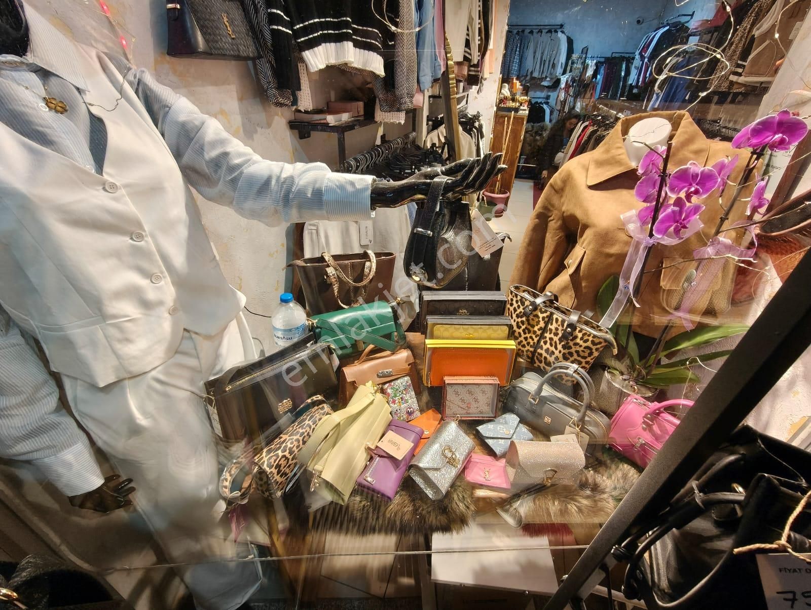 Çekmeköy Cadde Üzeri Tabela Değeri Yüksek Devren Kiralık Butik - Görsel 21