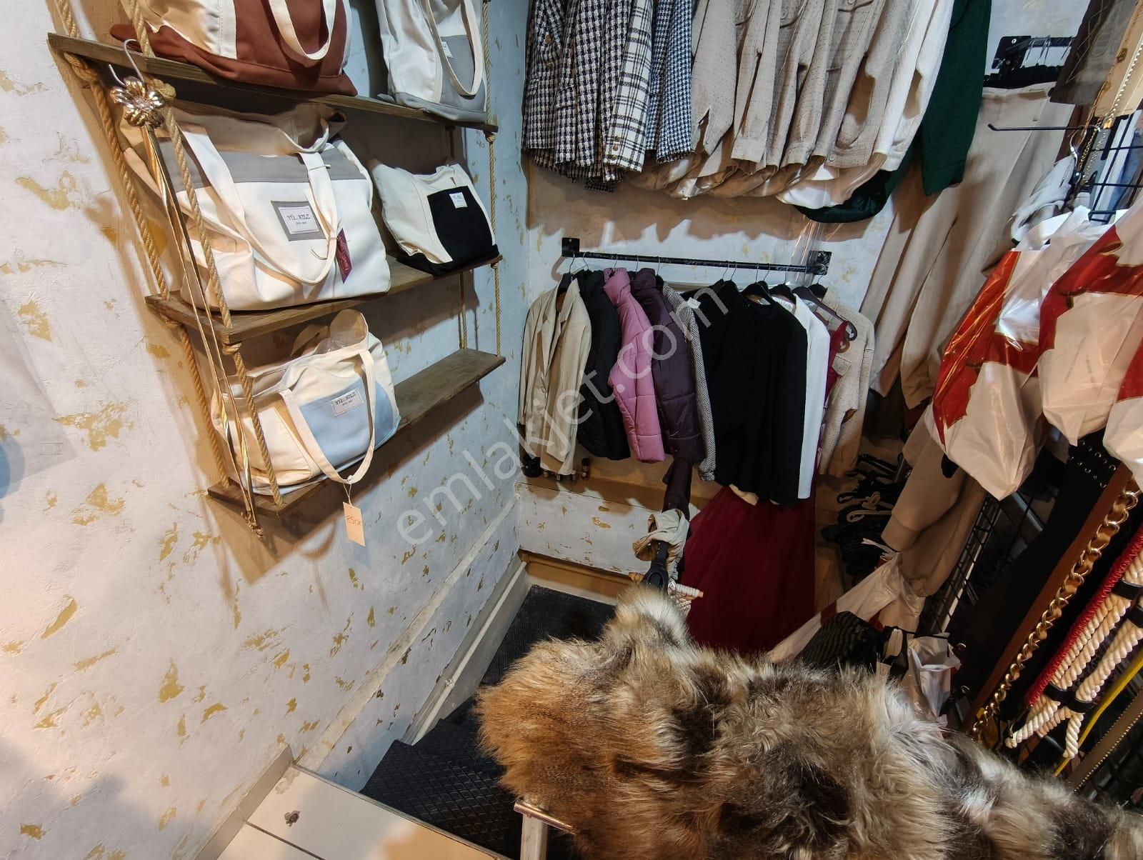 Çekmeköy Cadde Üzeri Tabela Değeri Yüksek Devren Kiralık Butik - Görsel 4