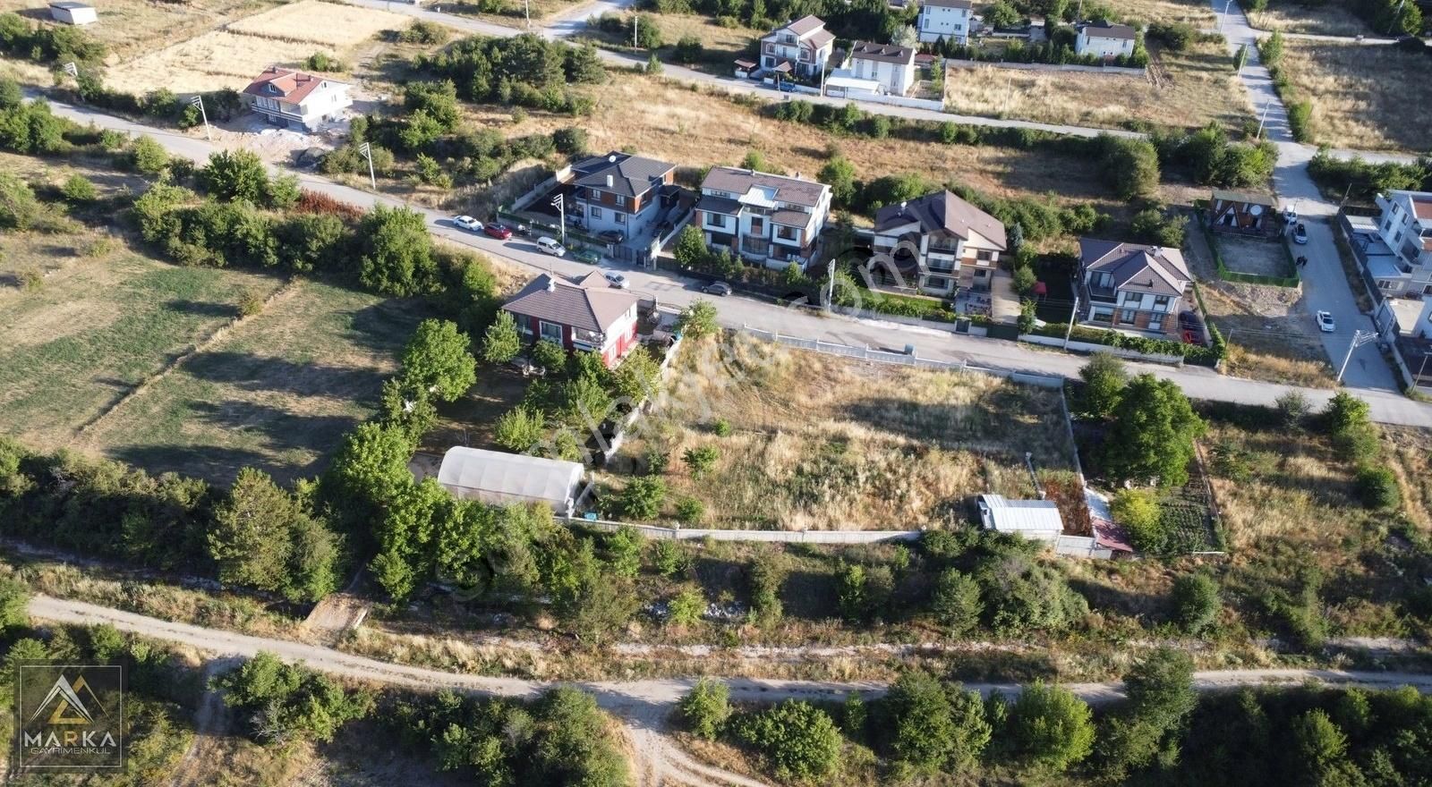 Marka'dan Çamlıca'da Güzel Lokasyonda Satılık Villa Arsası