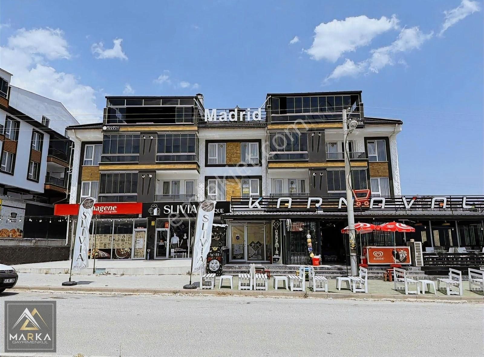 Marka'dan Dpü Karşısı Madrid Apartmanında Lüks Eşyalı 1+1 Daire