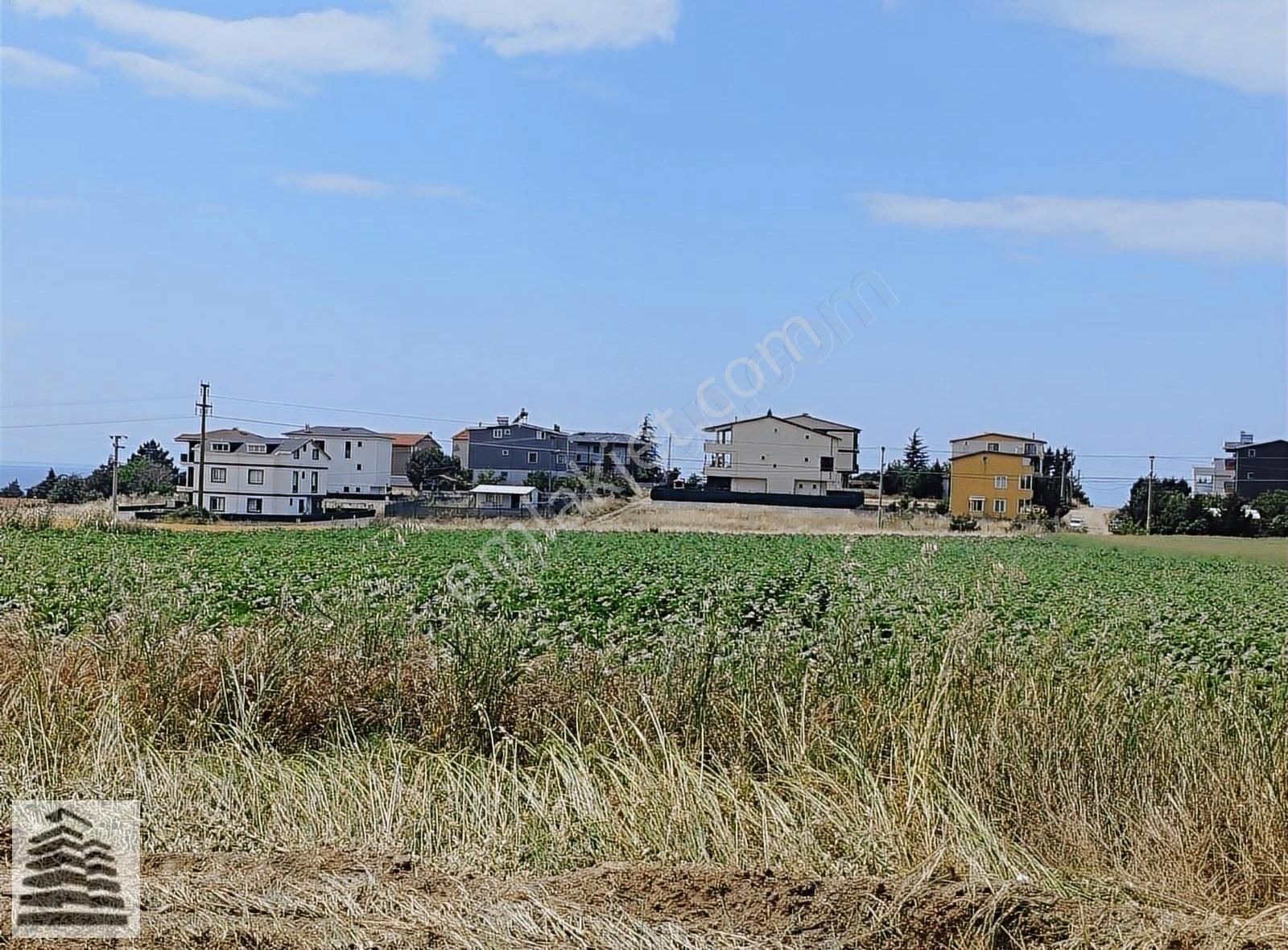 Denize 1 Km Mesafede Full Deniz Manzaralı Yatirimlik 360m2 Tarla