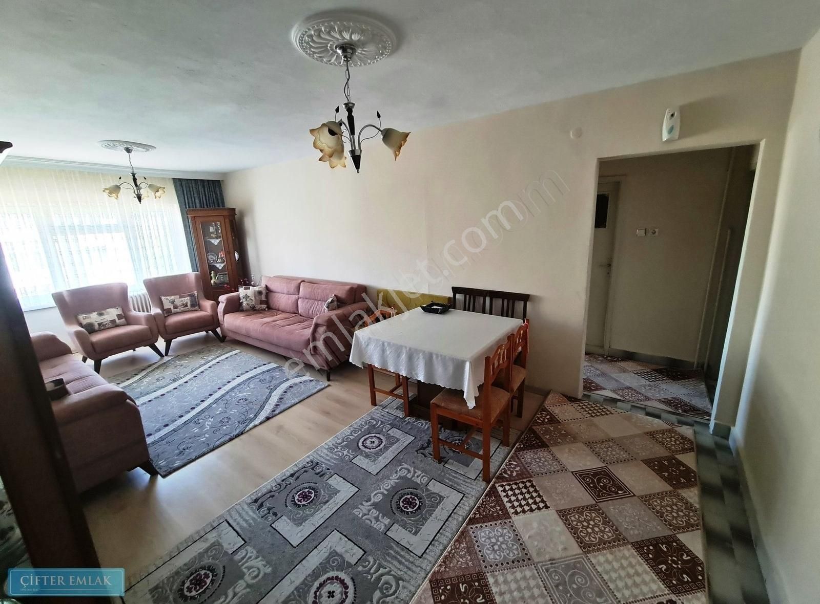 Ali Çifter' Den 19 Mayıs Caddesi Üzerinde Satılık 3+1 Daire