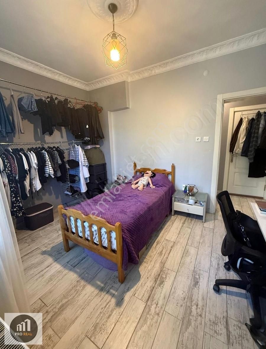 Bezmialem Çapa Metro Tramvay Satılık Temiz 1+1 Daire - Görsel 7