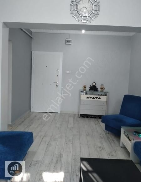 Bezmialem Çapa Metro Tramvay Satılık Temiz 1+1 Daire - Görsel 3