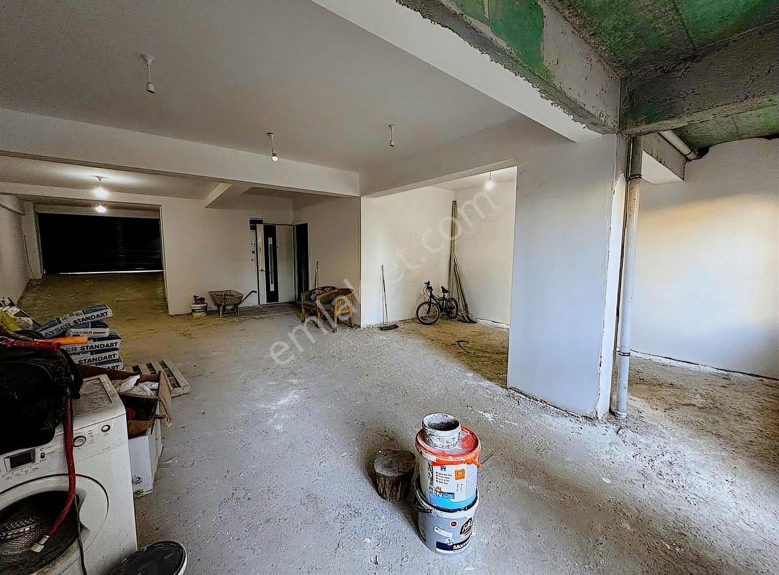 Nurtepe Mahallesi Sokullu Cad 3'dk Kiralık 100m2 Depo