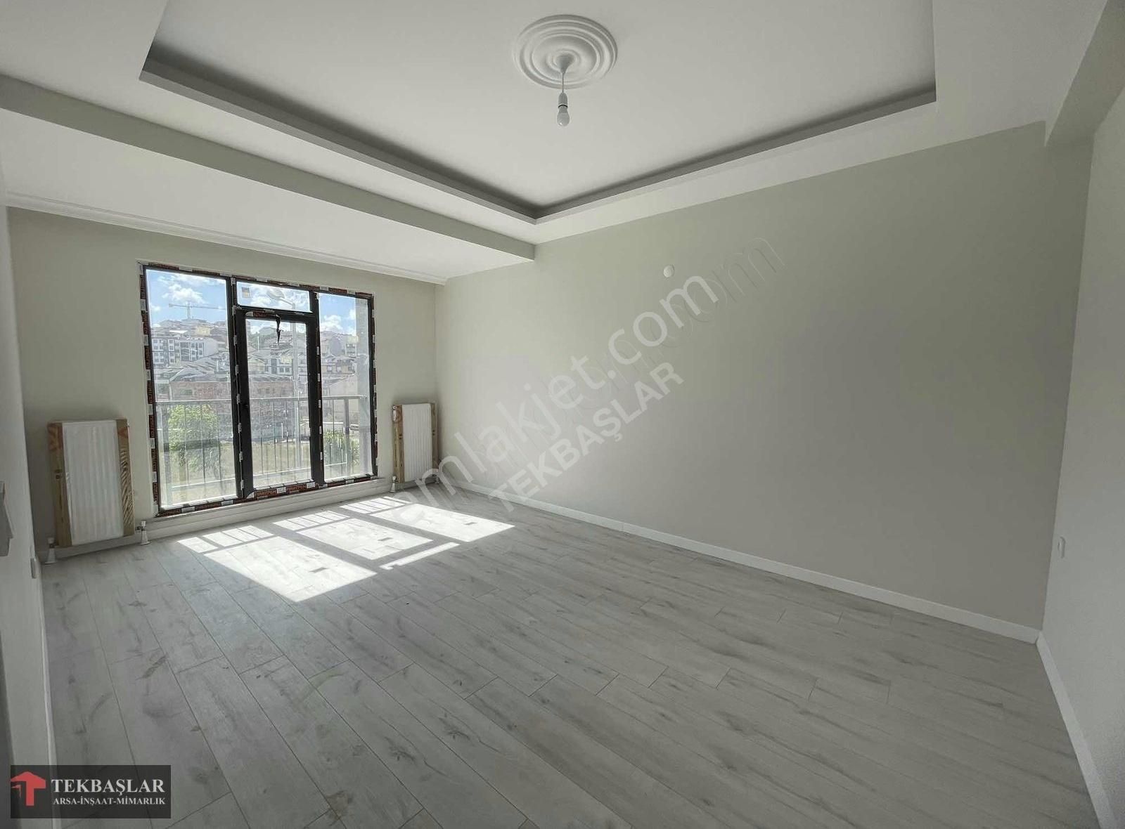 Cadde Üstü, Önü Kapanmaz! Sıfır Asansörlü 2+1 Kullanışlı Daire