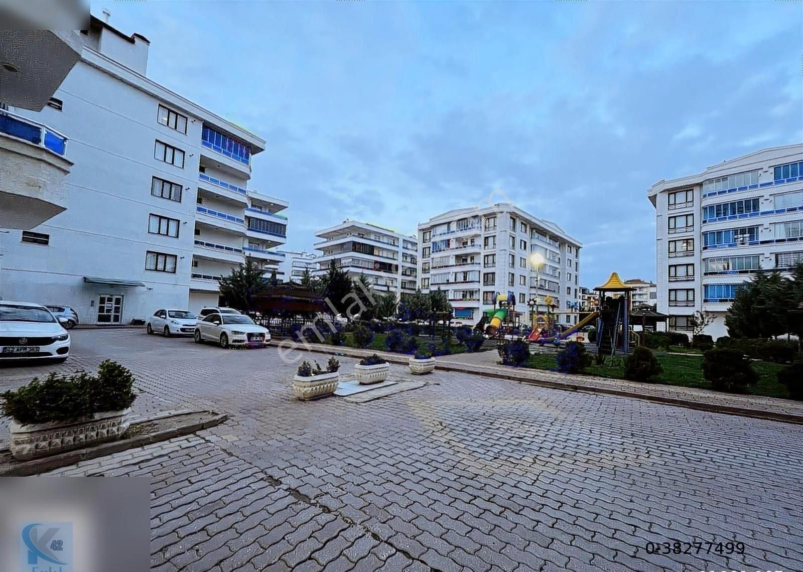 Kule 42'den Beyazsaray Sitesi Satılık 3+1 Daire
