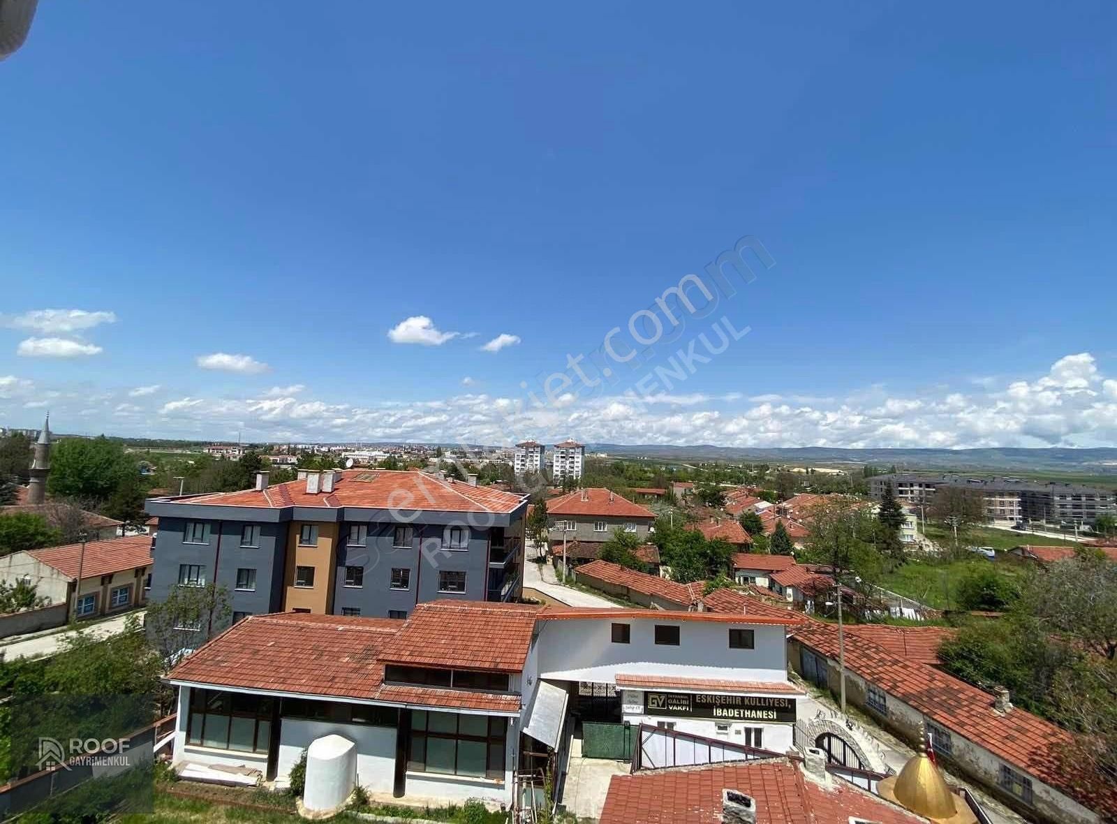 Roof Gayrimenkul'den Zincirlikuyu Mahallesinde Kiralık 3+1 Daire