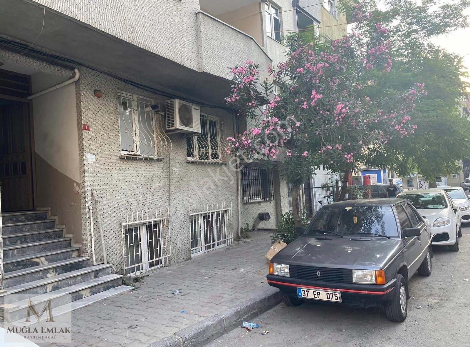 Muğla Emlaktan Boşnak Mah.90m 2+1 Balkonlu Hisseli Yüksek Giriş