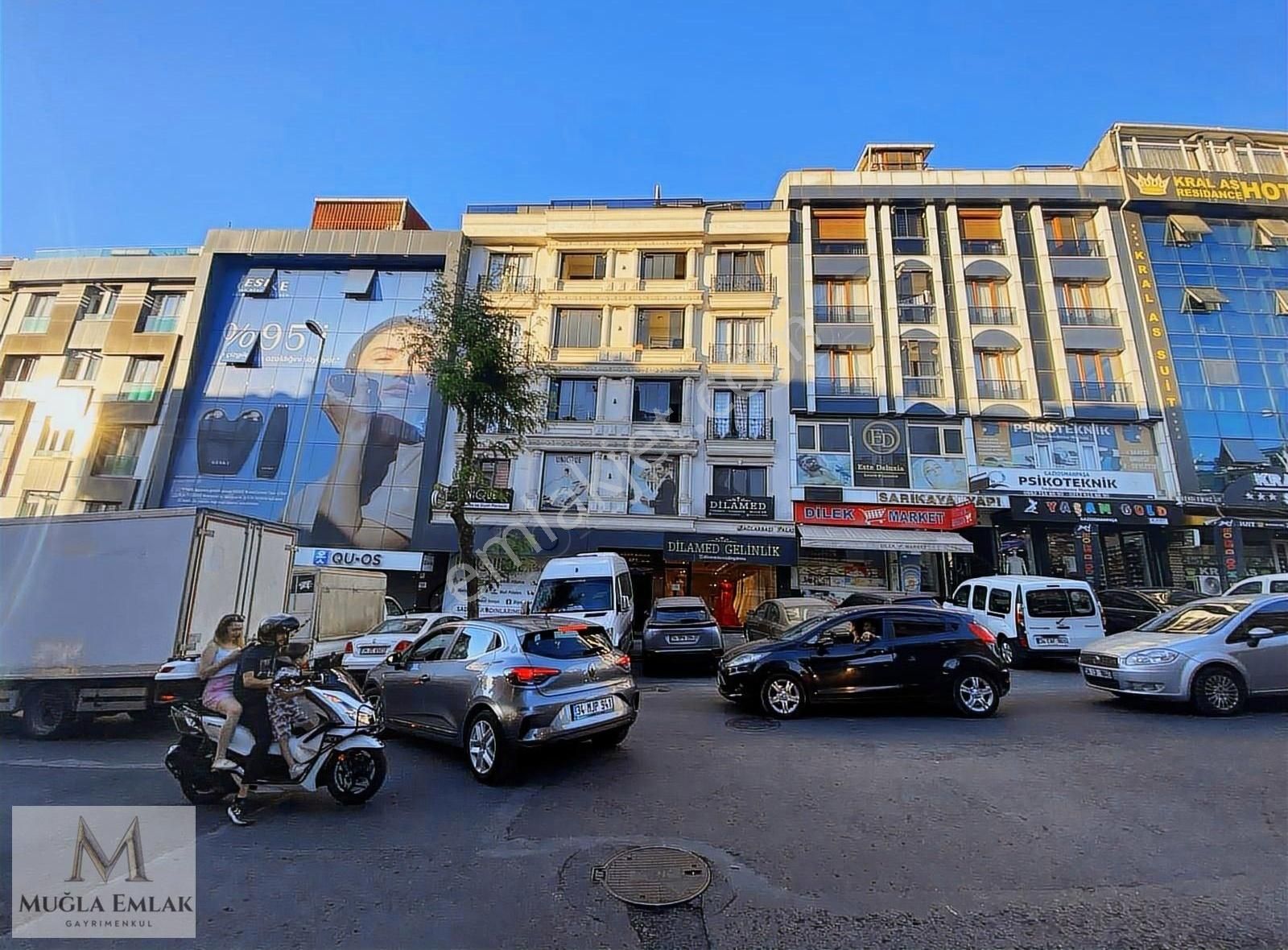 Muğla Emlaktan Cadde Üstü 150m 3+1 Asansörlü Ebeveyn Banyolu