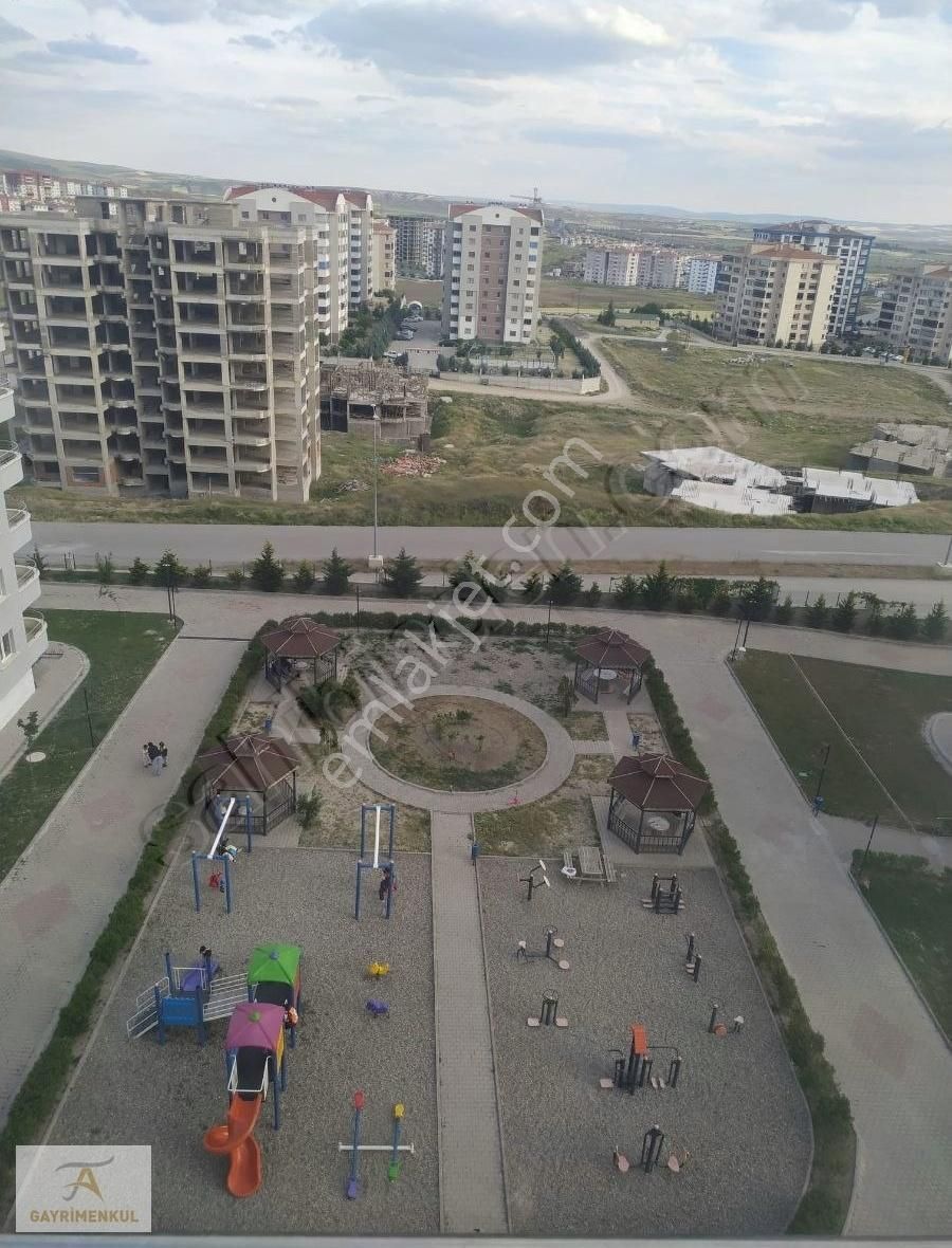 Ali Özcan Gayrimenkul'den 3+1 Yapılı Daire