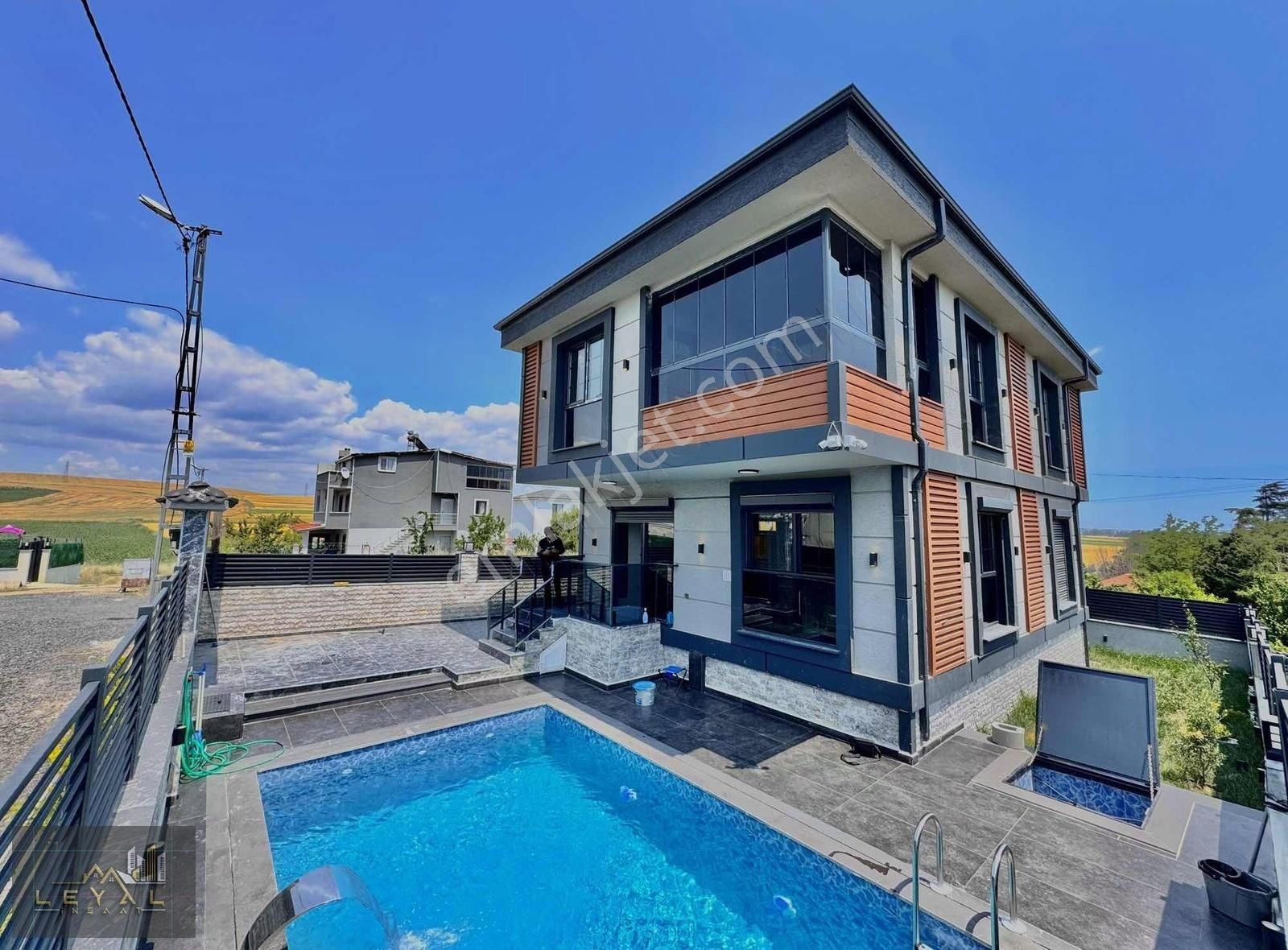 ⫷꧁ Leyal Grup꧂⫸emalsizz Havuzlu Şık Tasarımlı Müstakil Gnş Bahçe - Görsel 7