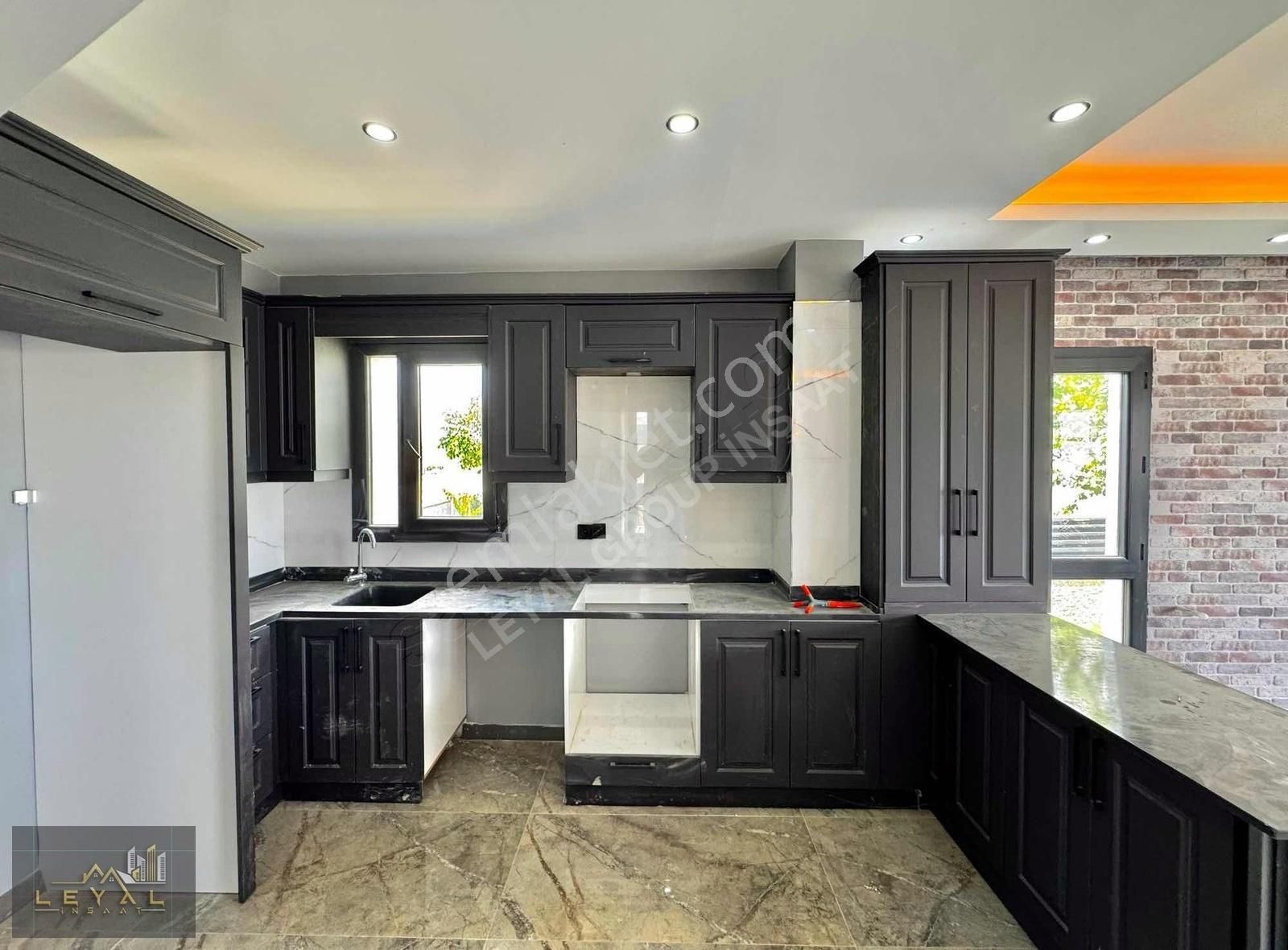 ⫷꧁ Leyalgrup꧂⫸p R E M İ U M Kalitede Şık Tasarımlı Havuzlu Villa - Görsel 4