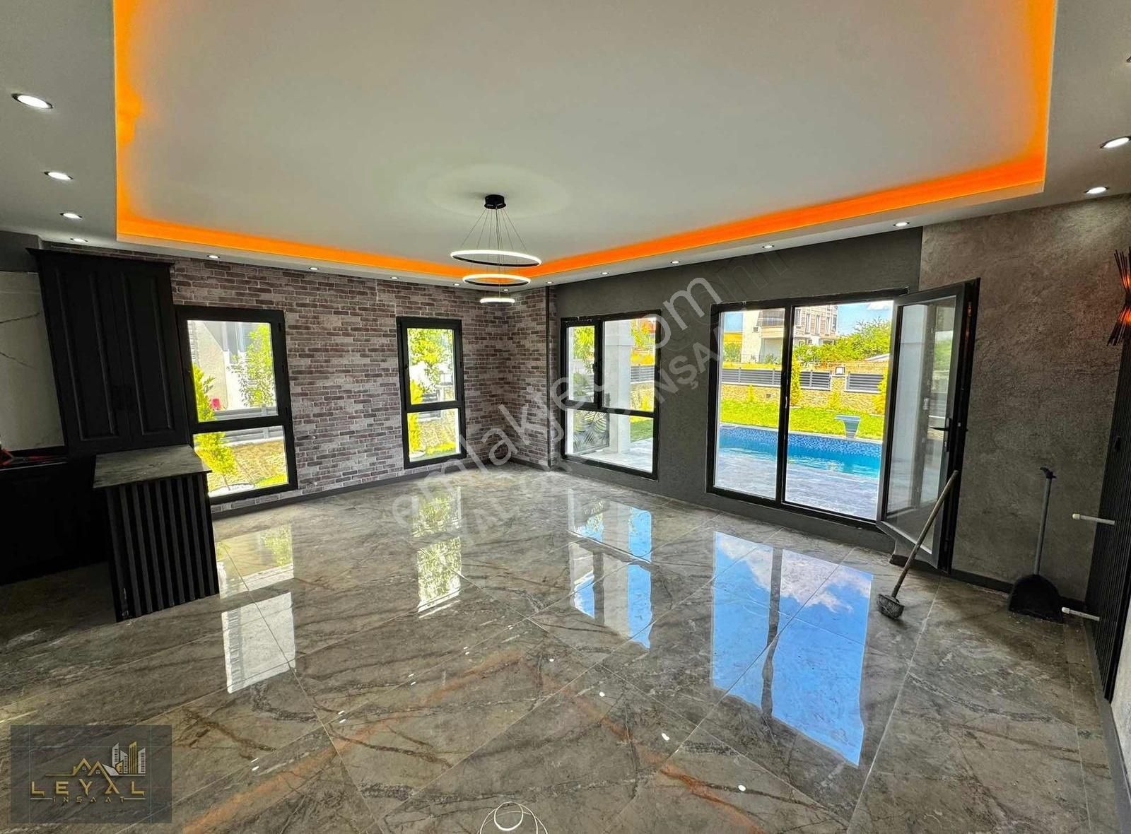 ⫷꧁ Leyalgrup꧂⫸p R E M İ U M Kalitede Şık Tasarımlı Havuzlu Villa - Görsel 17