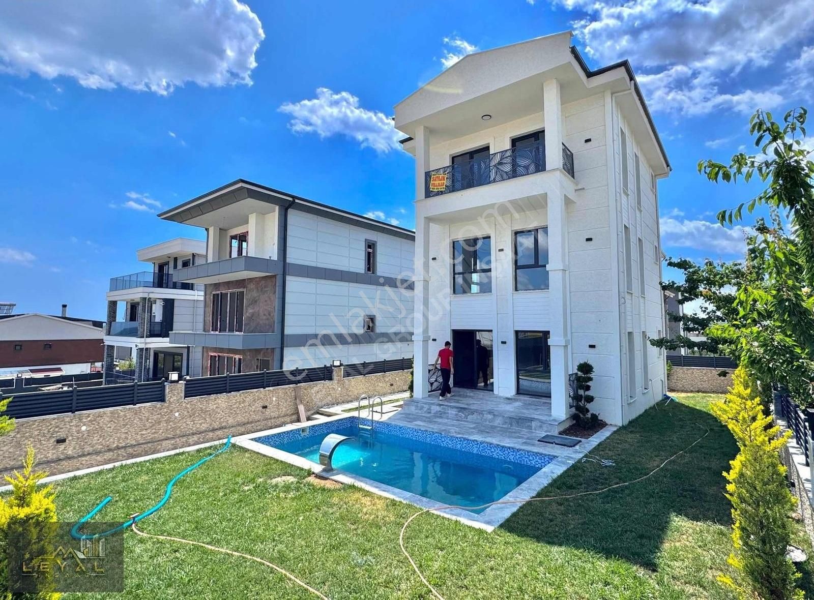 ⫷꧁ Leyalgrup꧂⫸p R E M İ U M Kalitede Şık Tasarımlı Havuzlu Villa