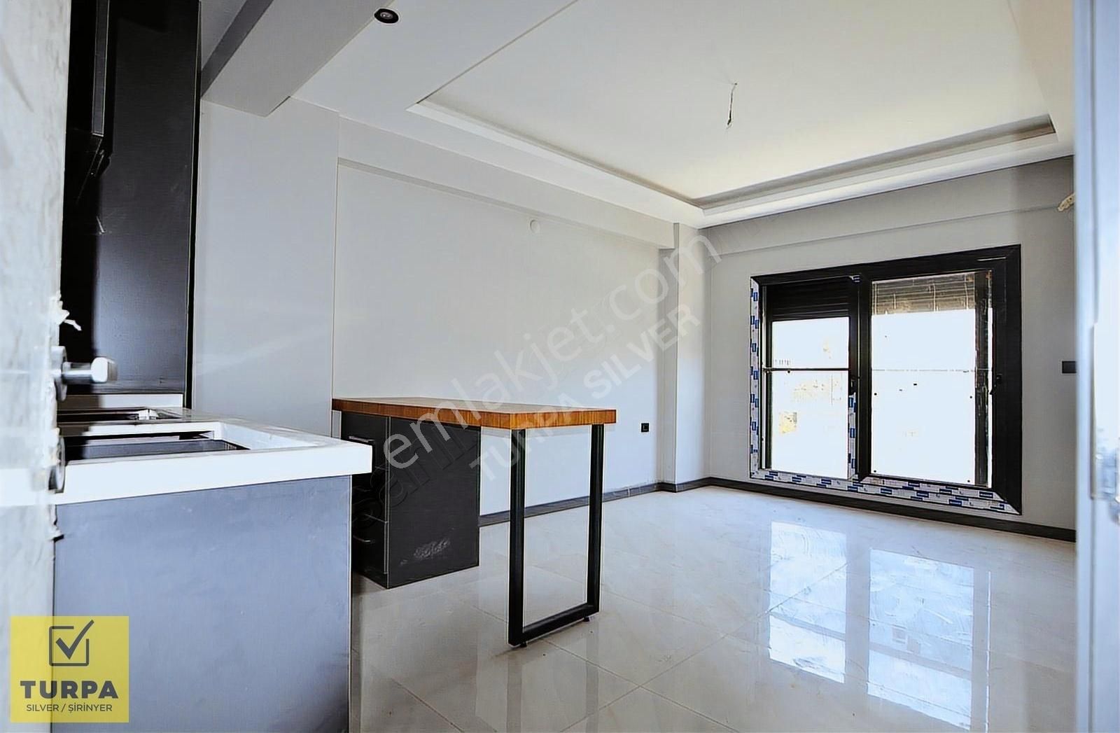 Turpa Sılverdan Hürriyet Mah.lux 1+1 Kiralık Daire.