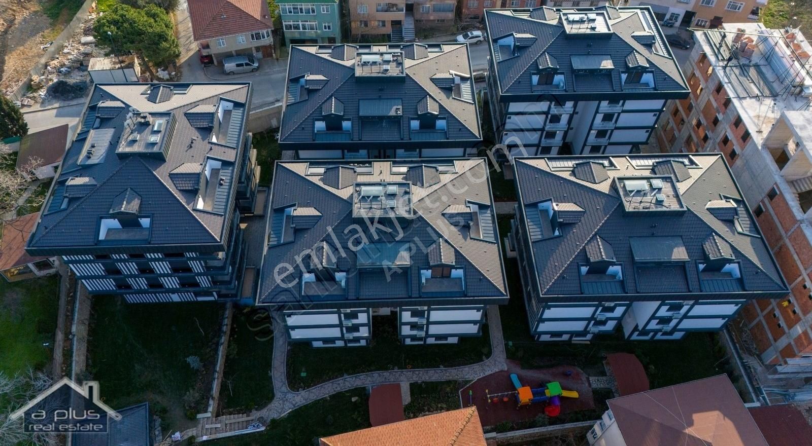 Parıltı Beylerbeyinde, 4+1 Site İçi, Kiralık Lüks Dubleks Daire