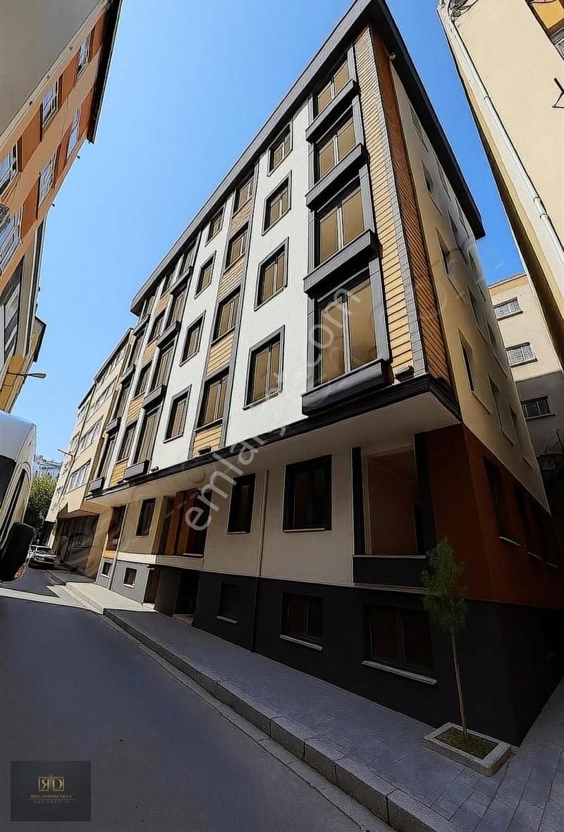 Kağıtane Hamidiye'de Yeni Bina 2+1 Kapalı Mutfak 85m² Daire