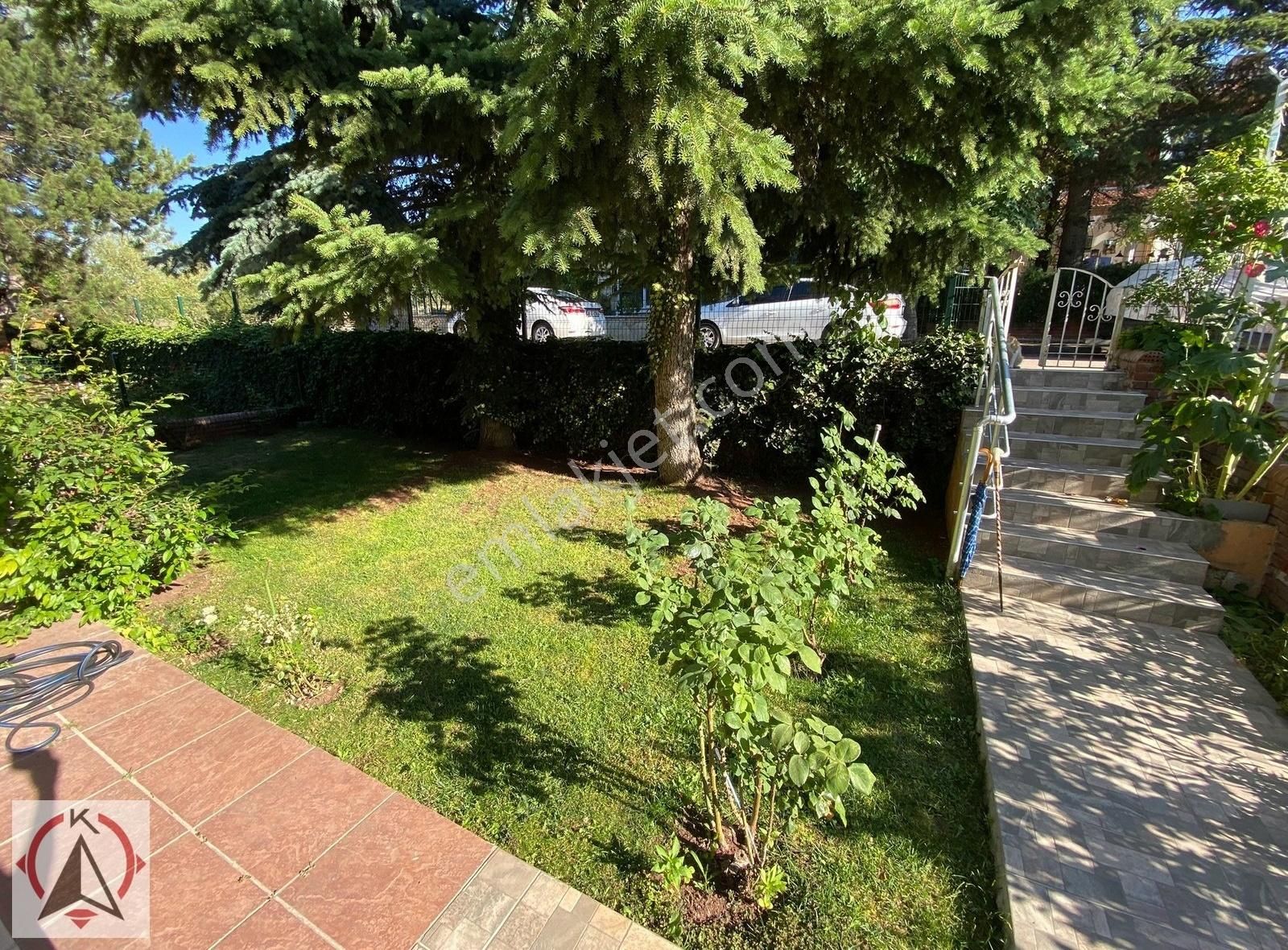 Oksijenin Bol Olduğu Üniversite Evlerinde Satılık Bakımlı Villa