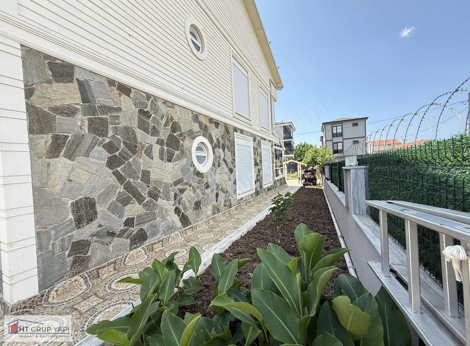 ▃▅▇ht Grup▇▅▃ Geniş Bahçeli - Eşyalı-merkezi Konumda-müstakil - Görsel 14