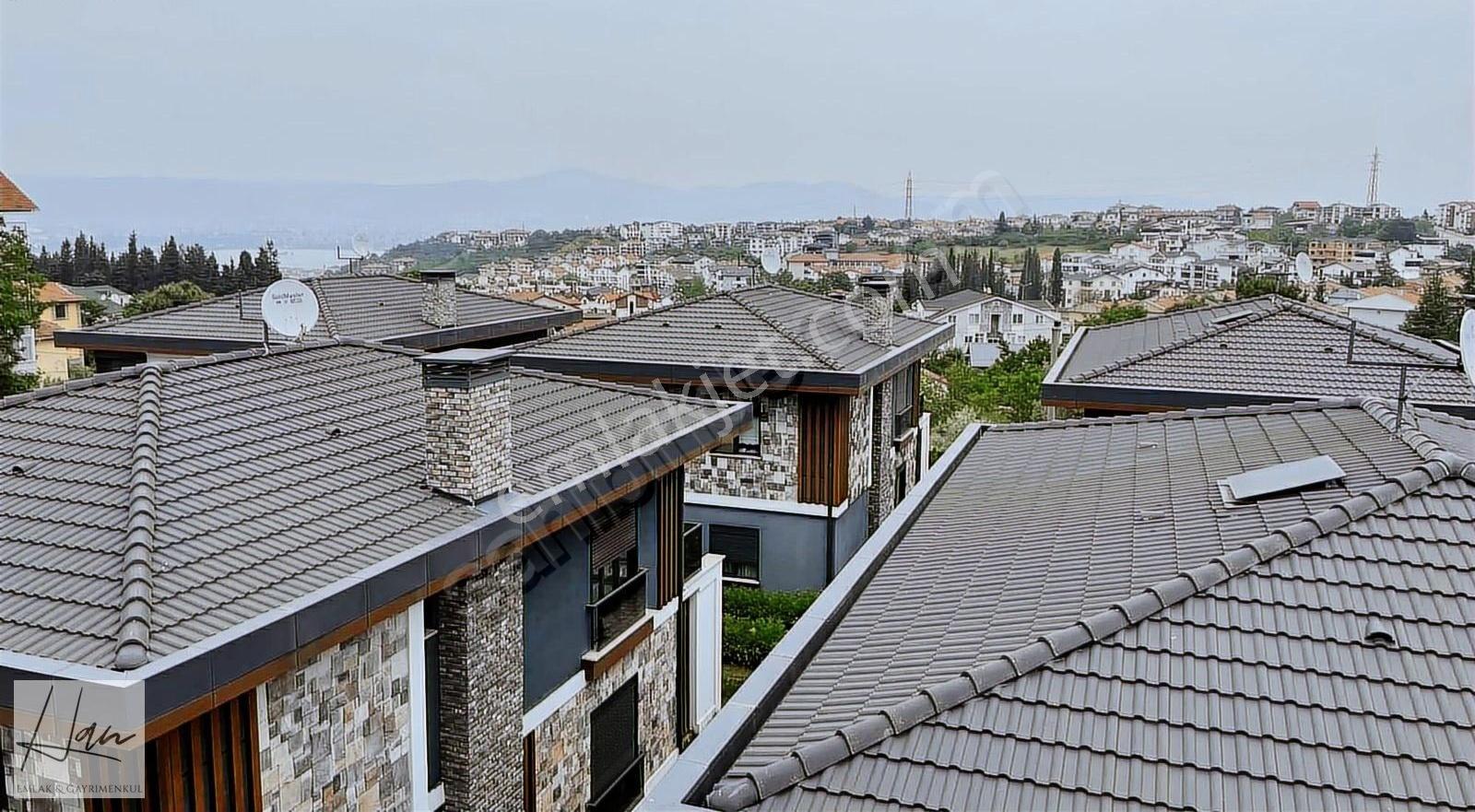 Değirmendere'de Site İçerisinde Lüks Villa... - Görsel 12