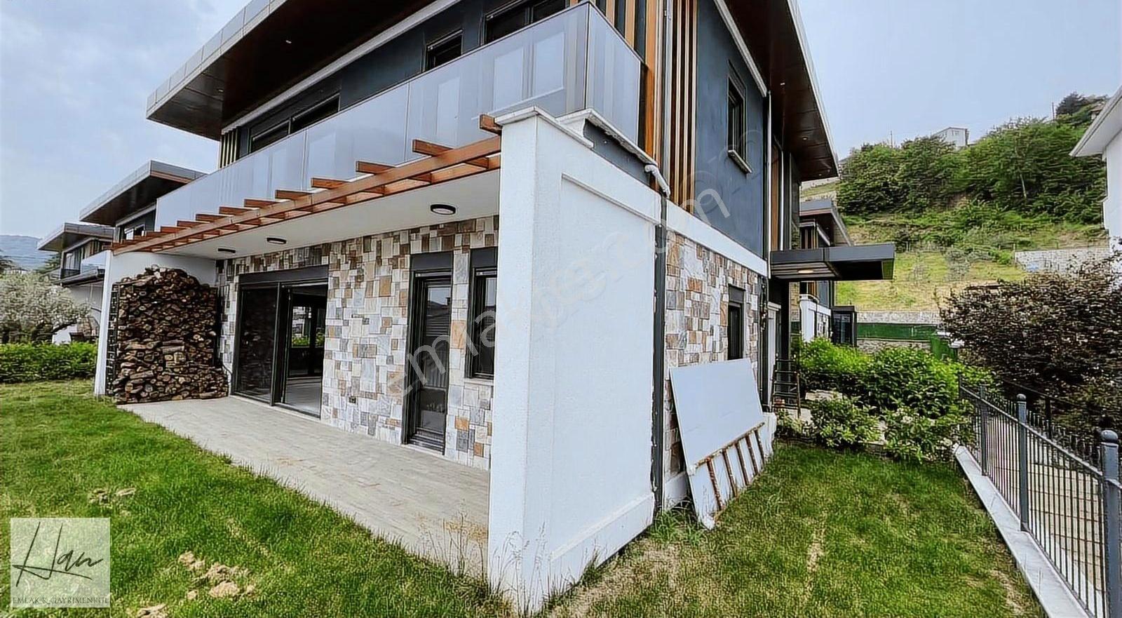 Değirmendere'de Site İçerisinde Lüks Villa... - Görsel 2