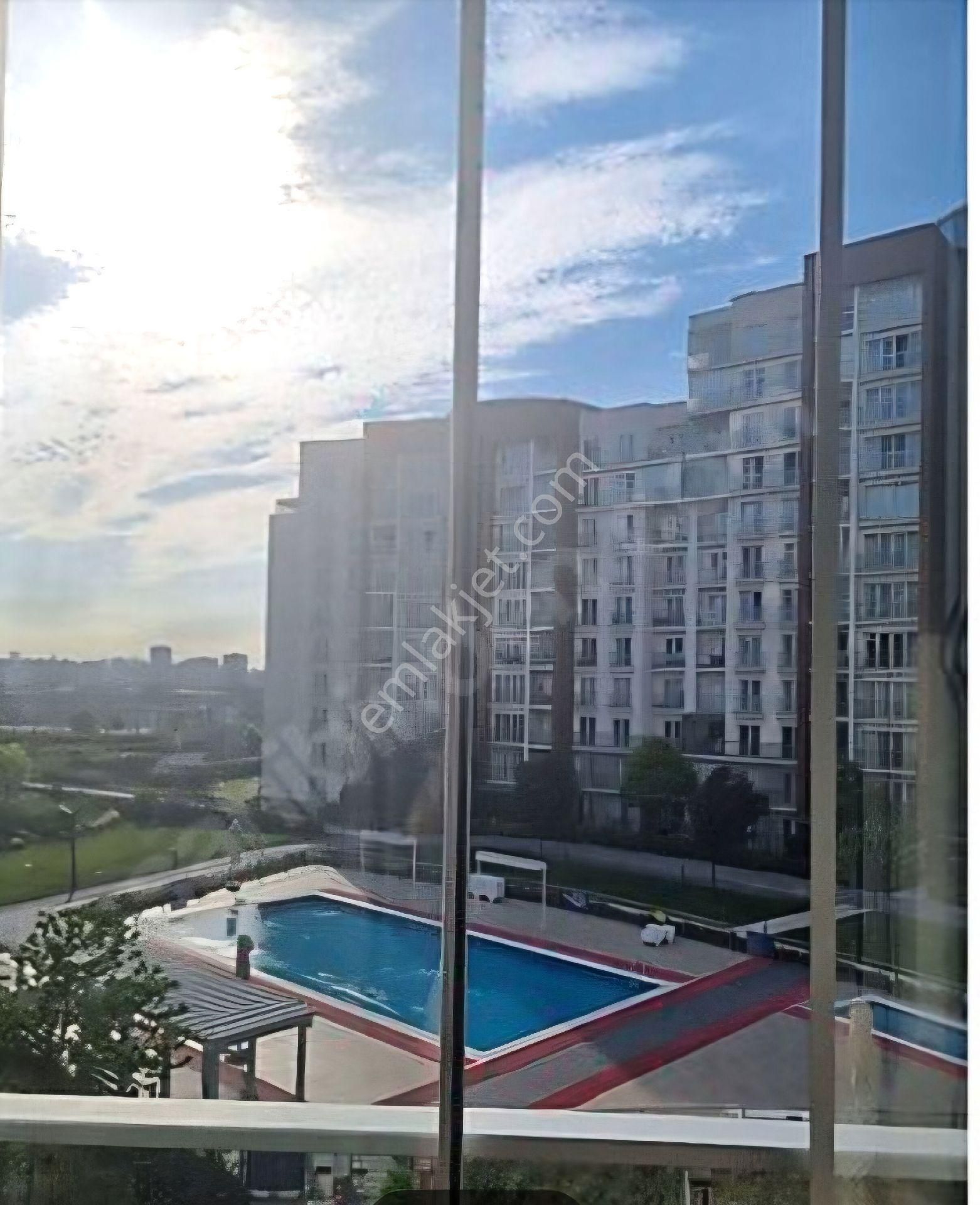 Tema İstanbul Satılık 1+1 Havuz Manzaralı Daire