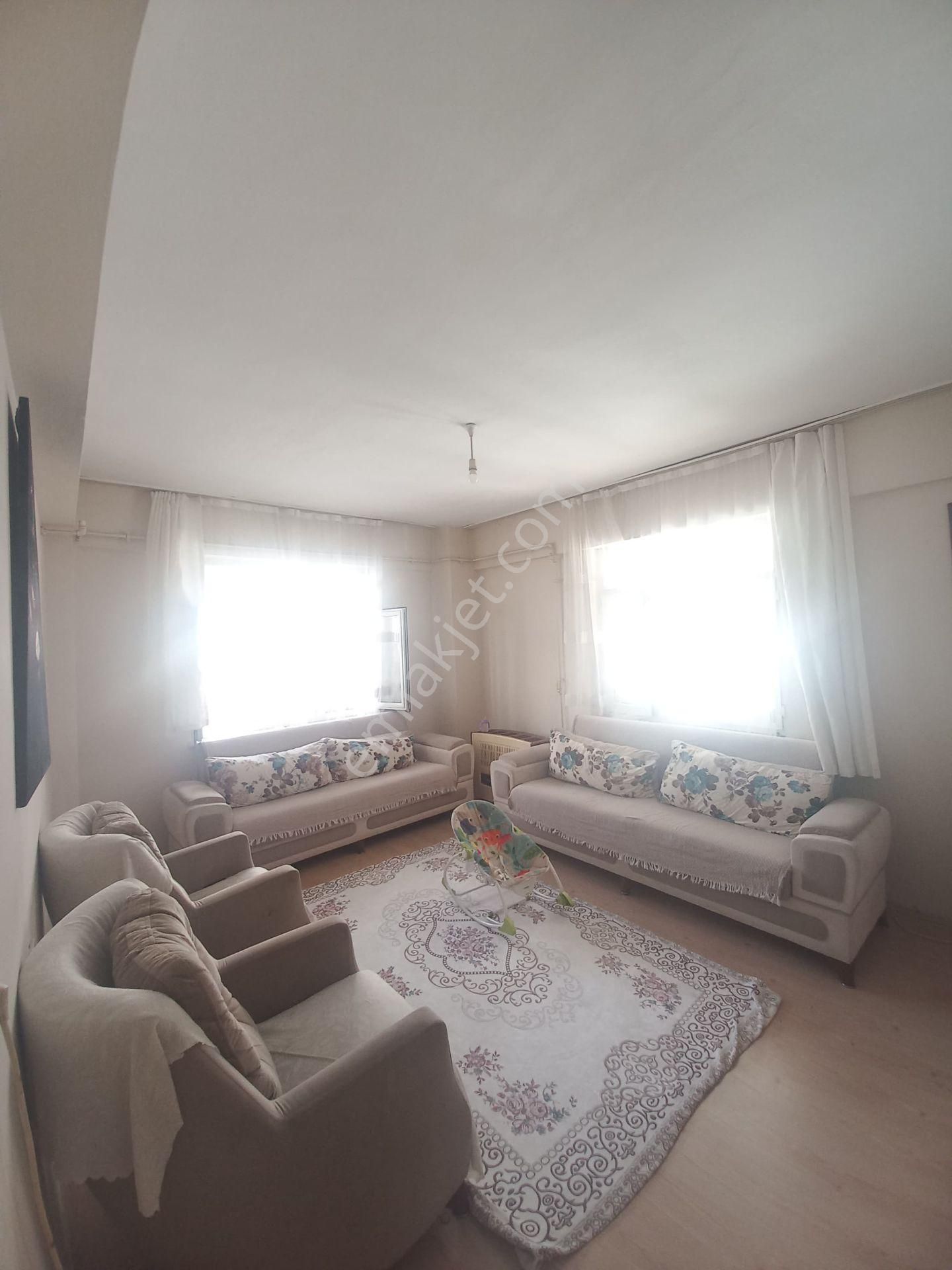 Acil Satılık 1.kat 2+1 90m2 Daire İstiklal Mah.