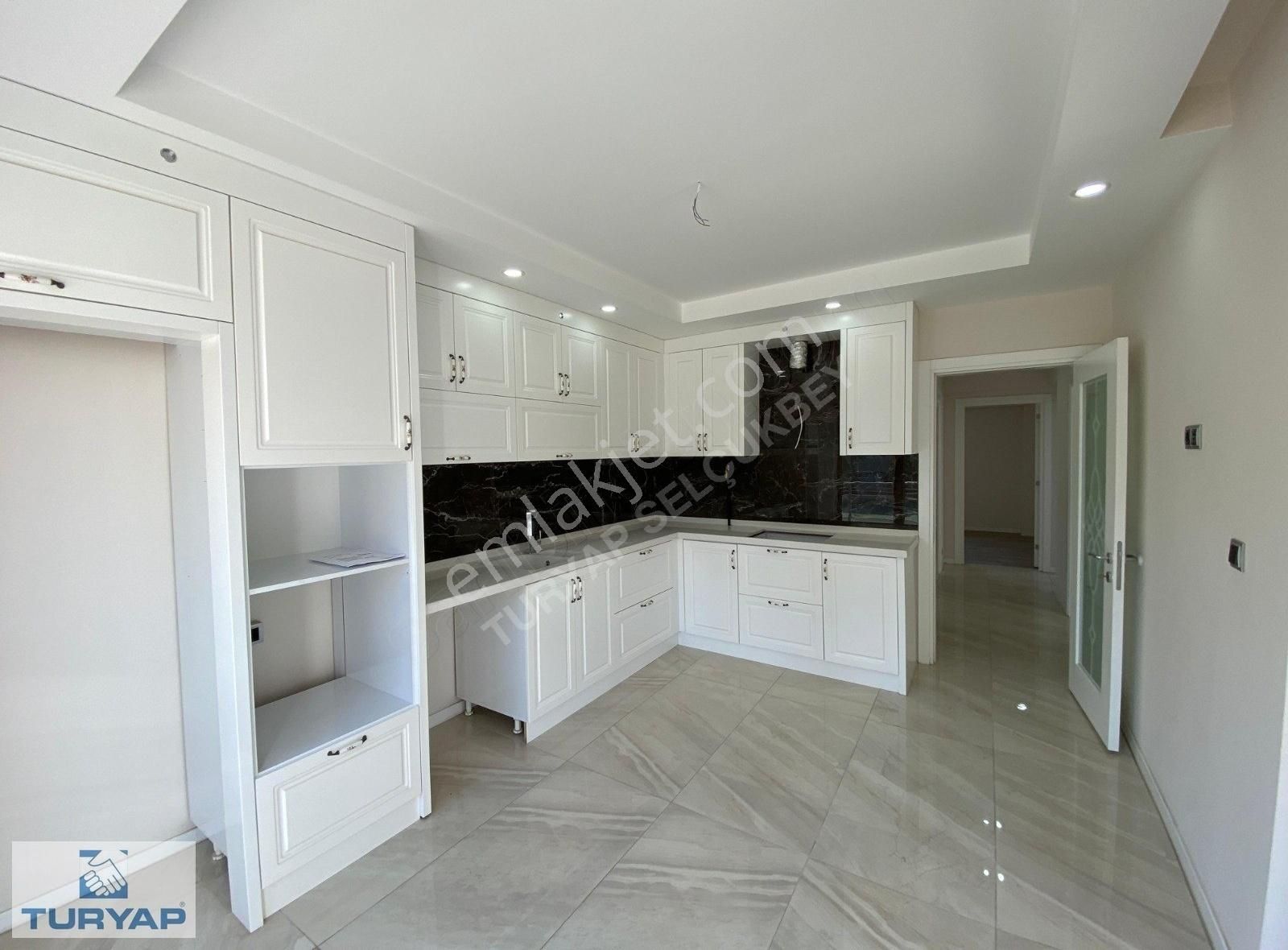 Turyap Selçukbey'den Karahasanlı'da 185 M² 3+1 Kiralık Daire
